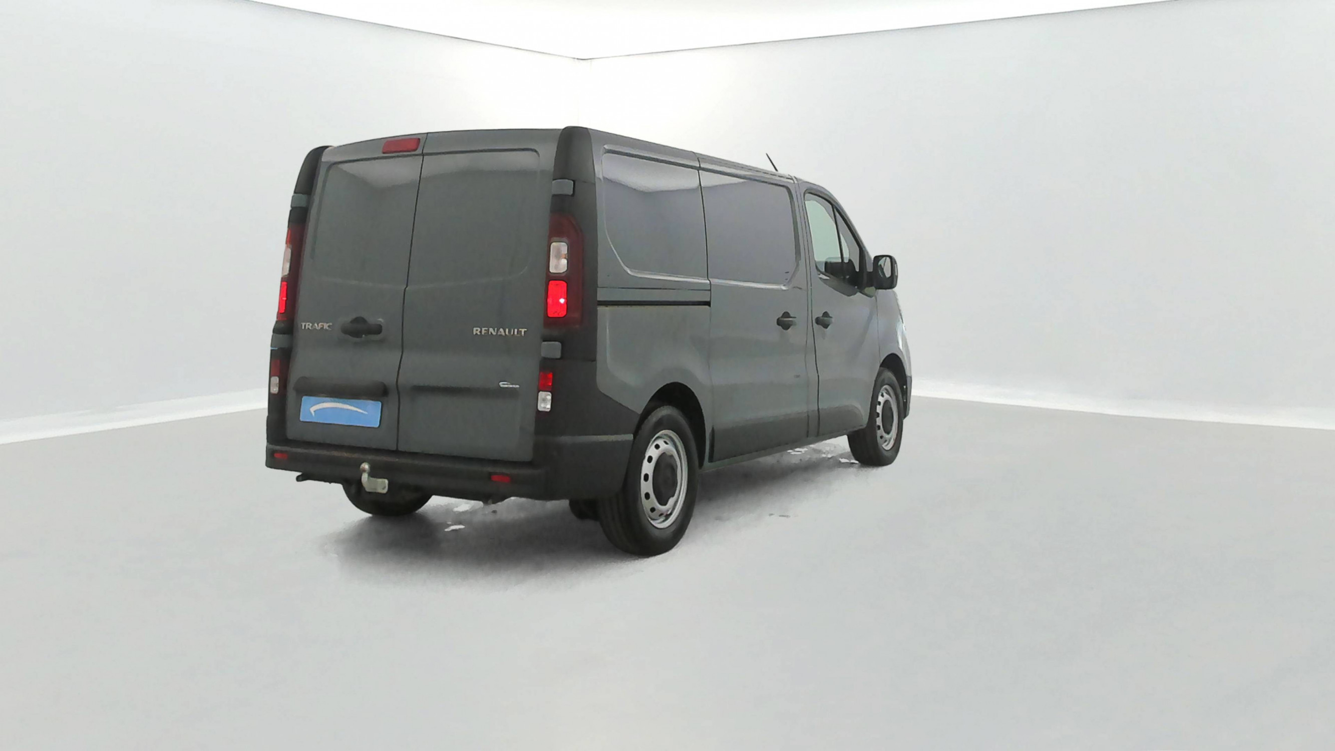Vente en ligne Renault Trafic 3 Fourgon TRAFIC FGN L1H1 2800 KG BLUE DCI 150 EDC au prix de 27 990 €