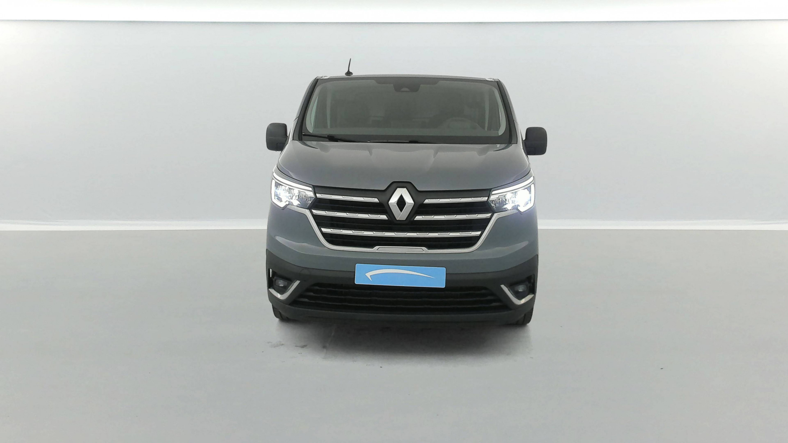 Vente en ligne Renault Trafic 3 Fourgon TRAFIC FGN L1H1 2800 KG BLUE DCI 150 EDC au prix de 27 990 €