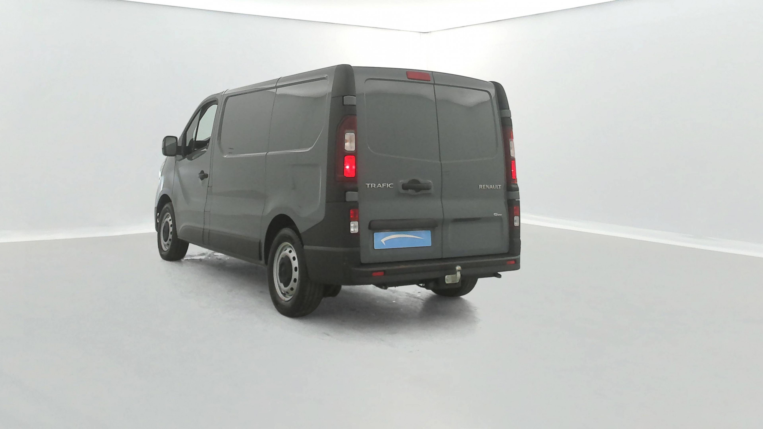 Vente en ligne Renault Trafic 3 Fourgon TRAFIC FGN L1H1 2800 KG BLUE DCI 150 EDC au prix de 27 990 €