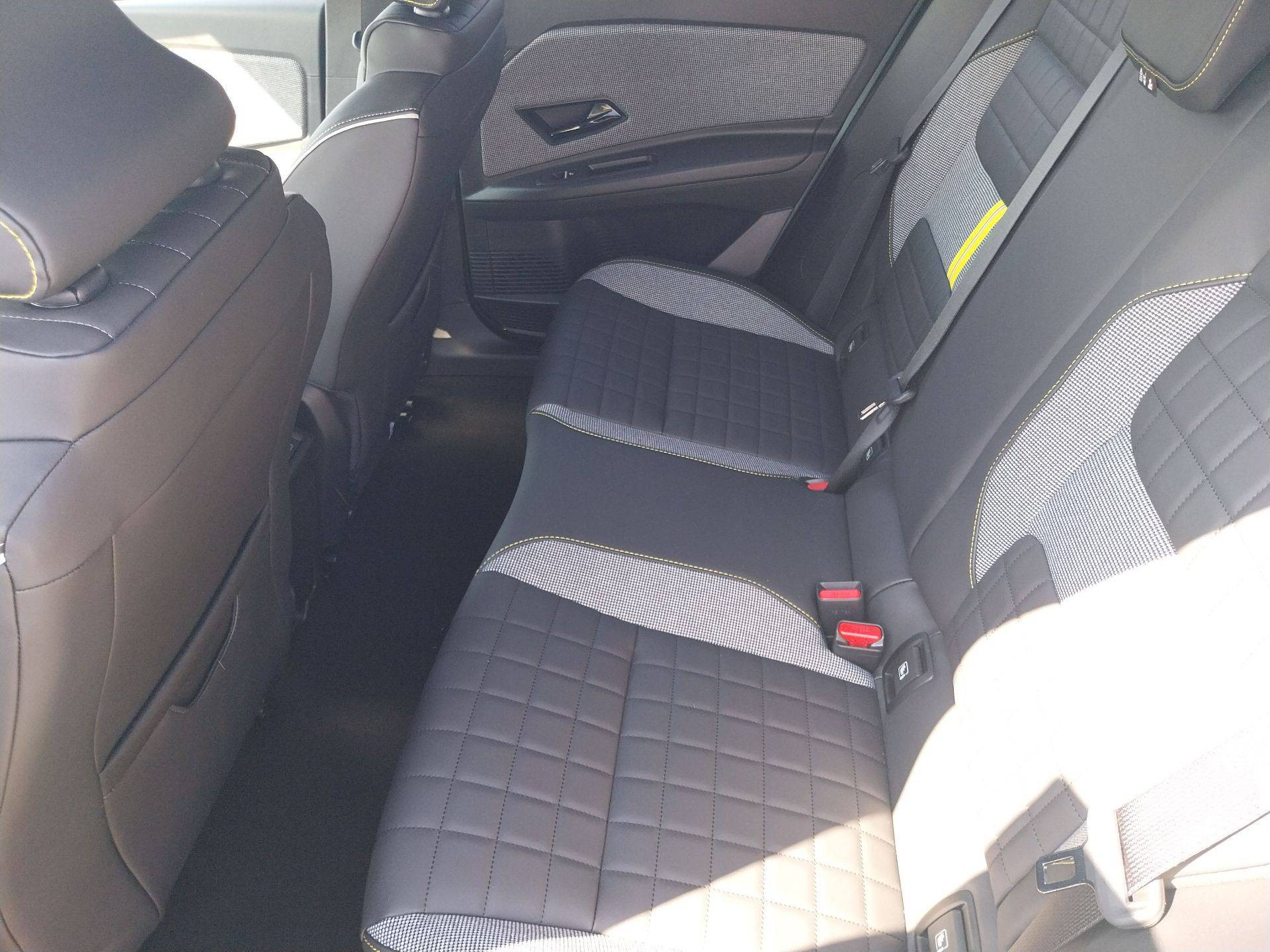 Vente en ligne Renault R4 E-Tech  150 ch autonomie confort au prix de 38 140 €