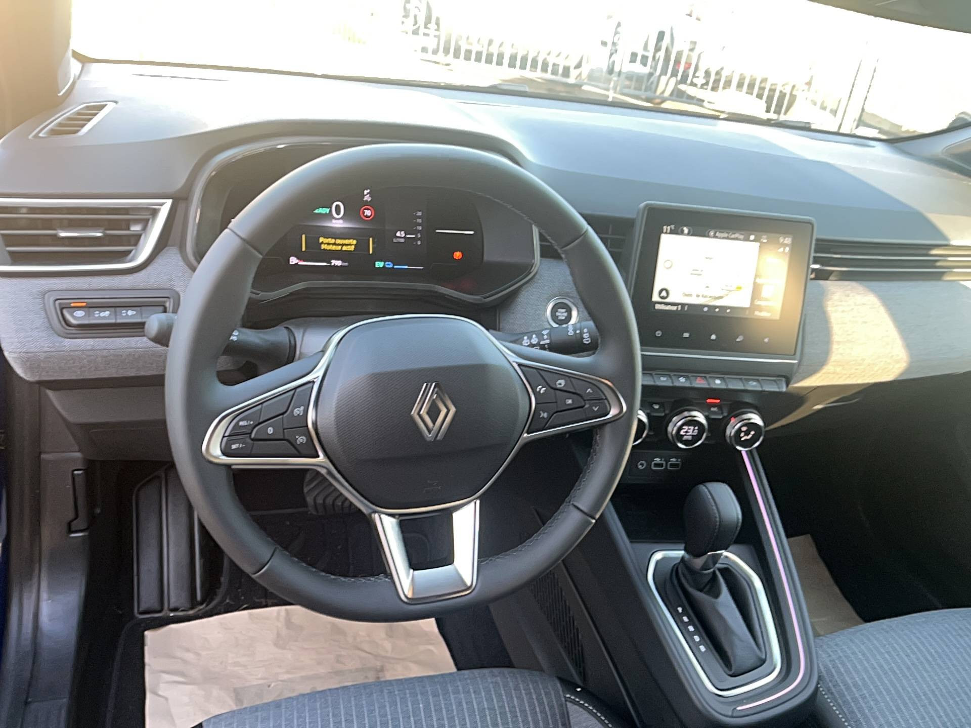 Vente en ligne Renault Clio 5 Clio E-Tech full hybrid 145 ch GSR2 au prix de 27 450 €