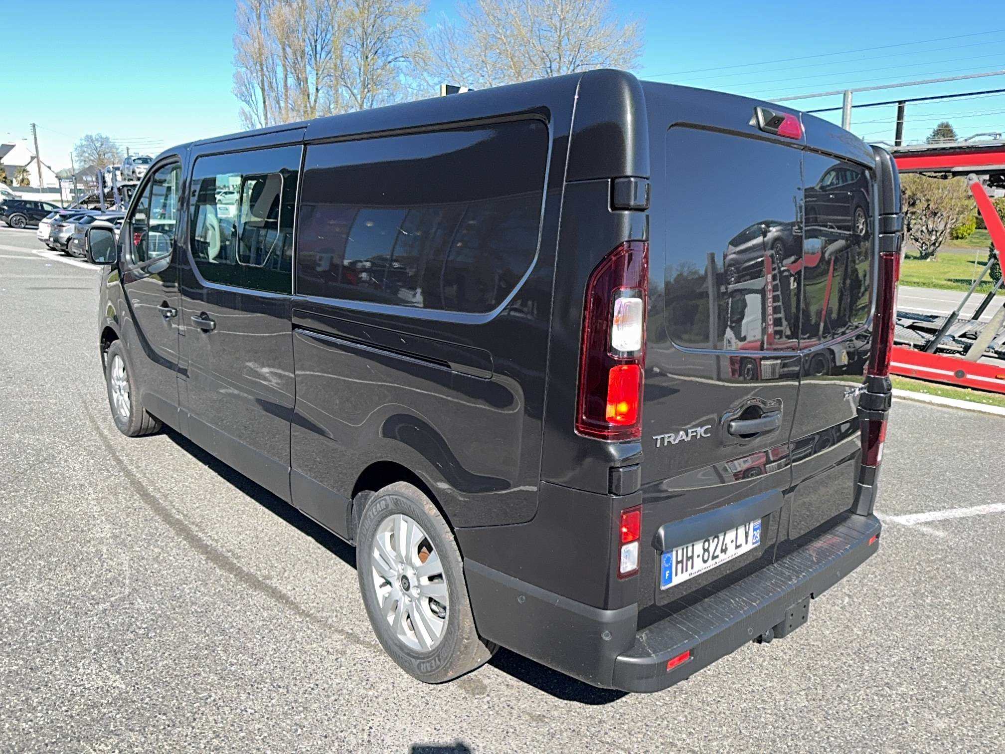 Vente en ligne Renault Trafic Cabine Approfondie TRAFIC CA BLUE DCI 170 L2H1 3T AUTO au prix de 42 990 €
