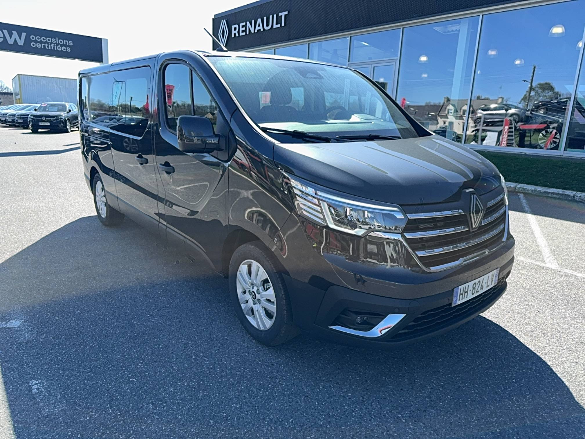 Vente en ligne Renault Trafic Cabine Approfondie TRAFIC CA BLUE DCI 170 L2H1 3T AUTO au prix de 42 990 €