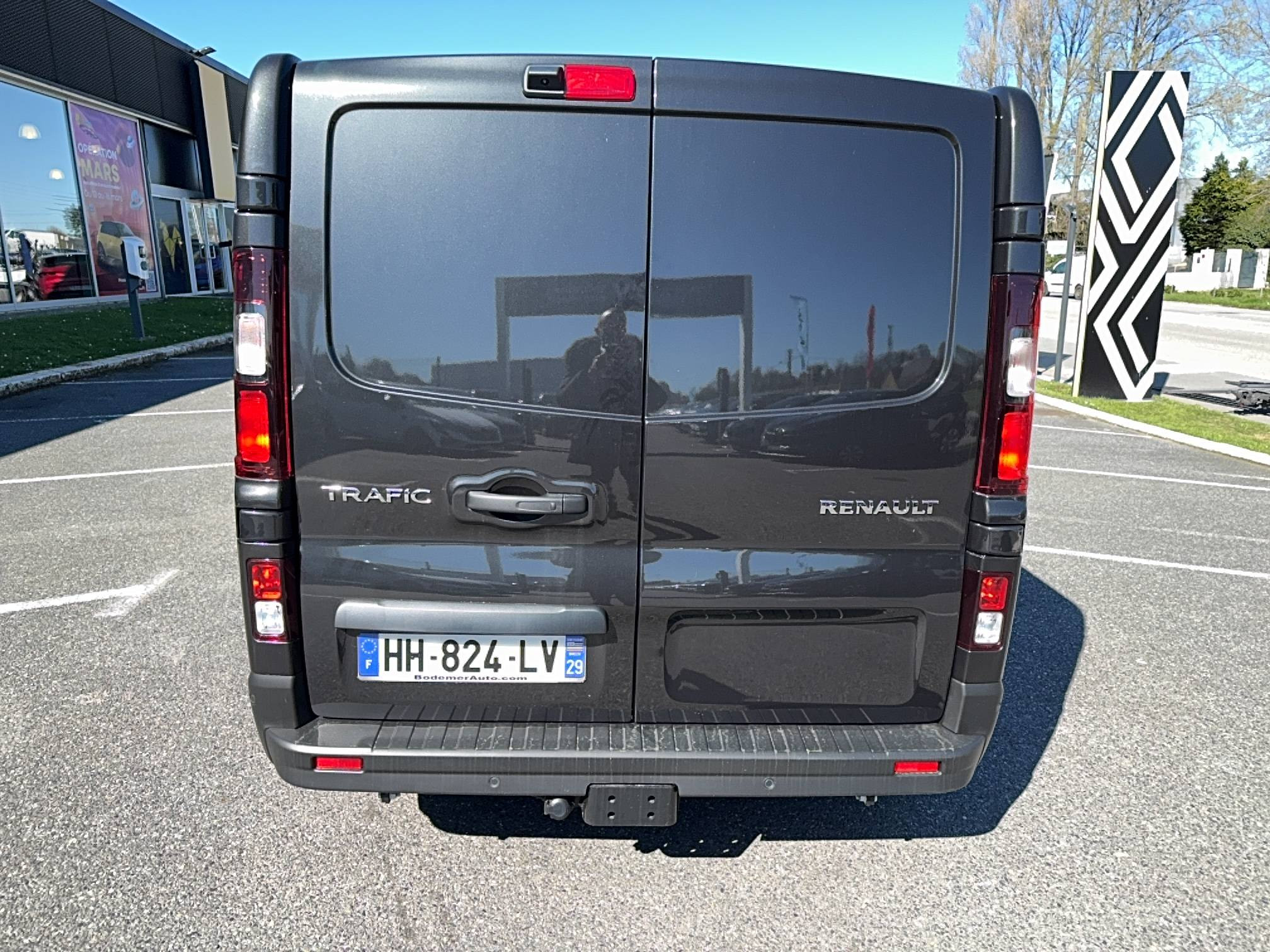 Vente en ligne Renault Trafic Cabine Approfondie TRAFIC CA BLUE DCI 170 L2H1 3T AUTO au prix de 42 990 €