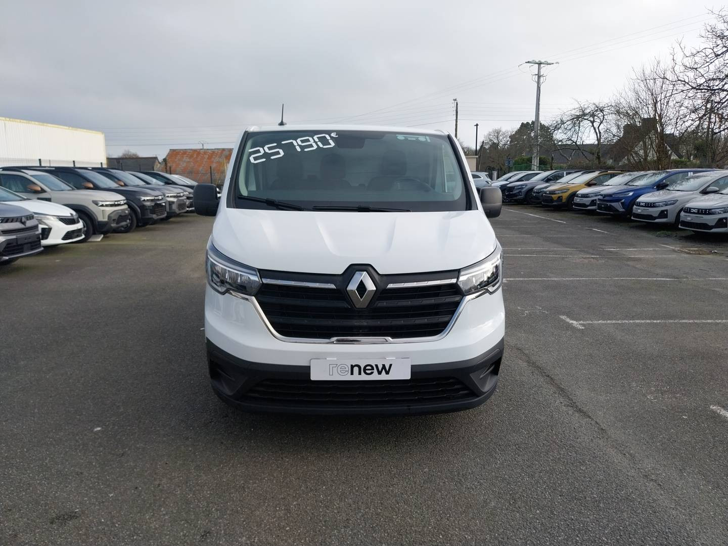 Vente en ligne Renault Trafic 3 Fourgon TRAFIC FGN L1H1 3000 KG BLUE DCI 130 au prix de 25 790 €