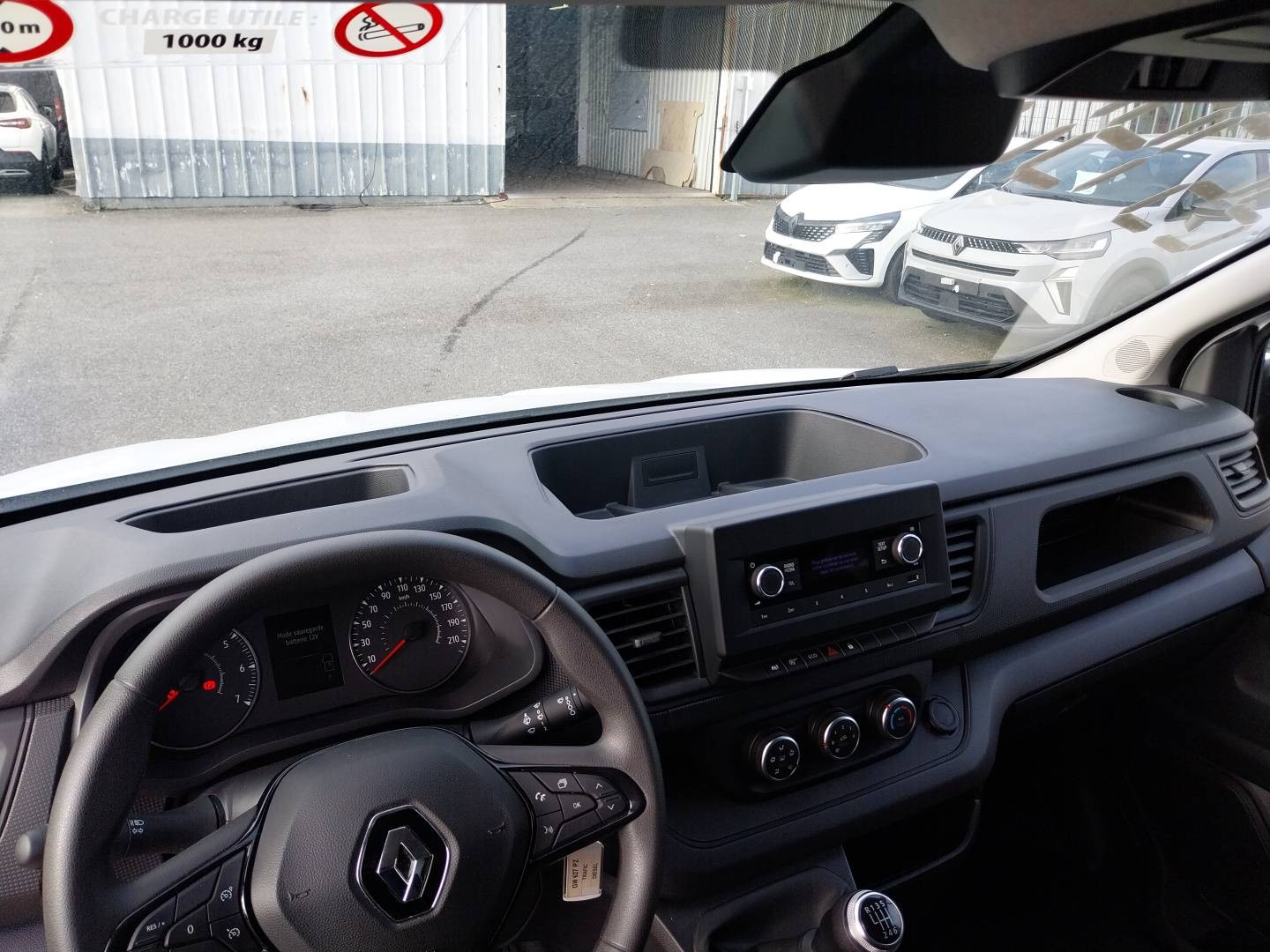 Vente en ligne Renault Trafic 3 Fourgon TRAFIC FGN L1H1 3000 KG BLUE DCI 130 au prix de 25 790 €