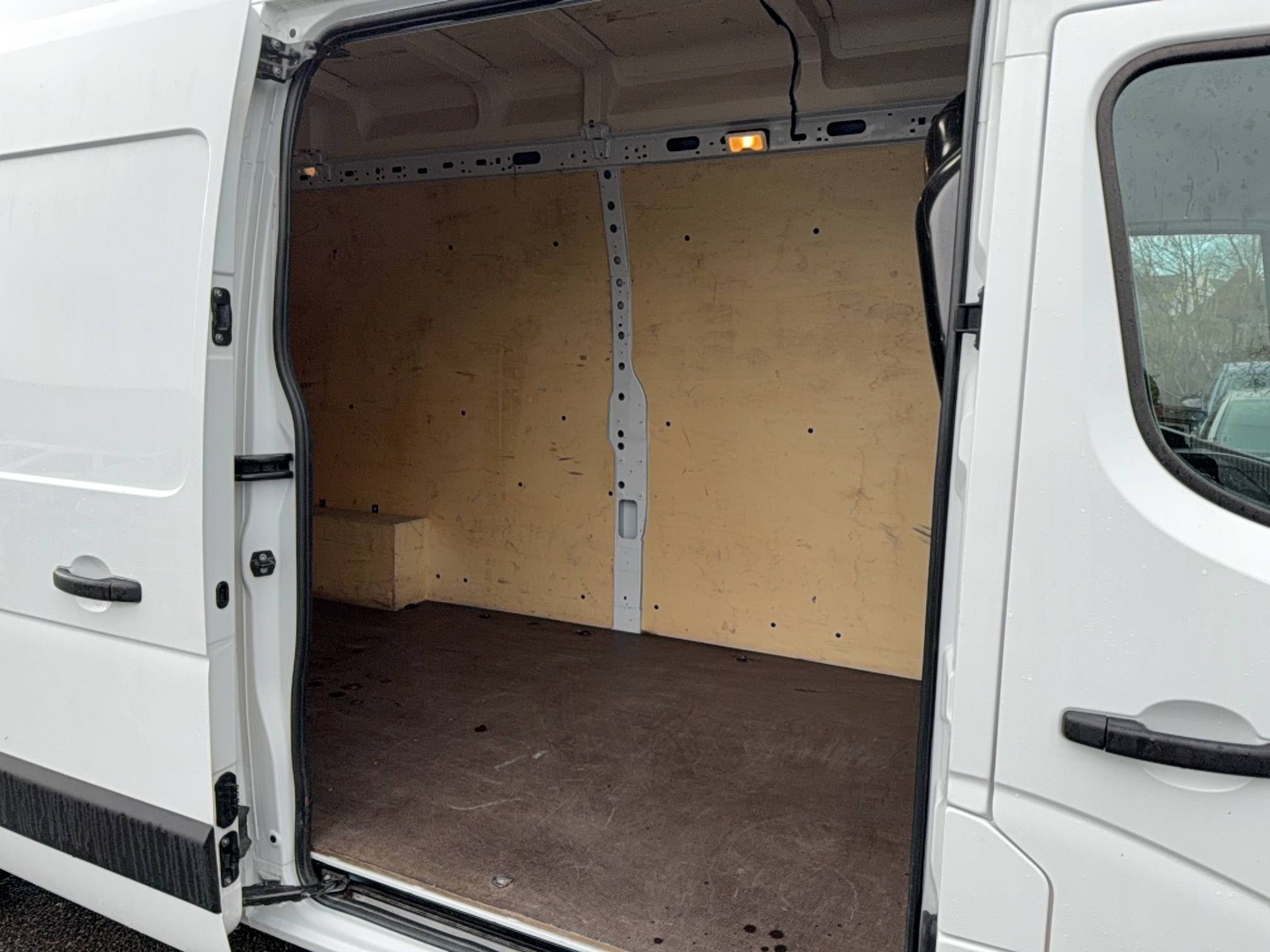 Vente en ligne Renault Master Fourgon MASTER FGN TRAC F3500 L3H3 BLUE DCI 135 au prix de 29 900 €