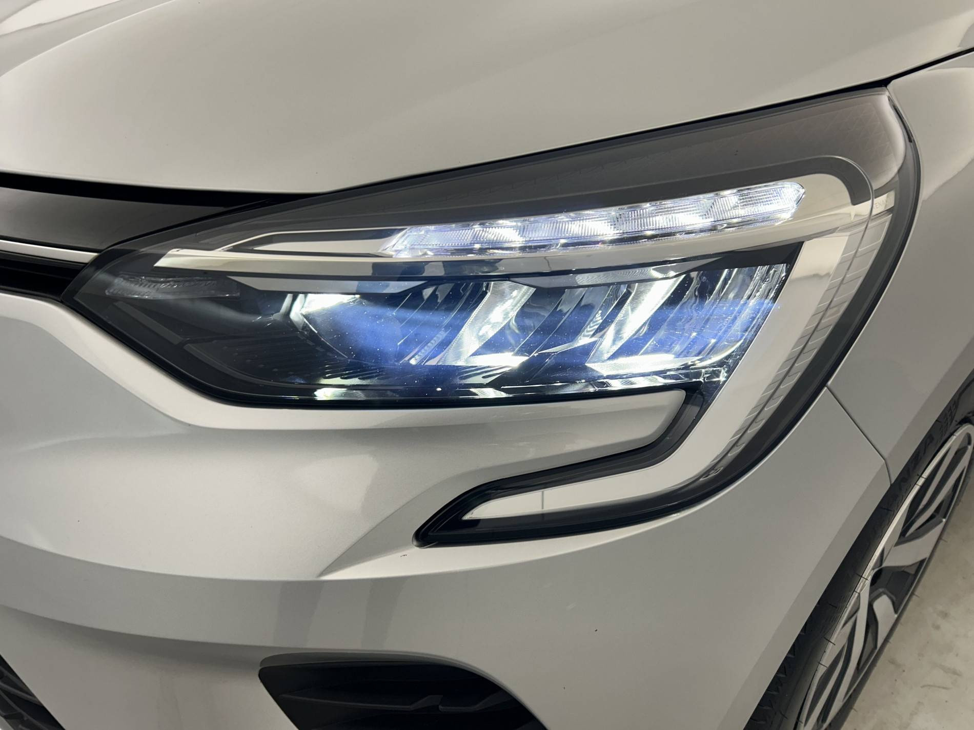 Vente en ligne Renault Clio 5 Clio TCe 90 au prix de 14 290 €