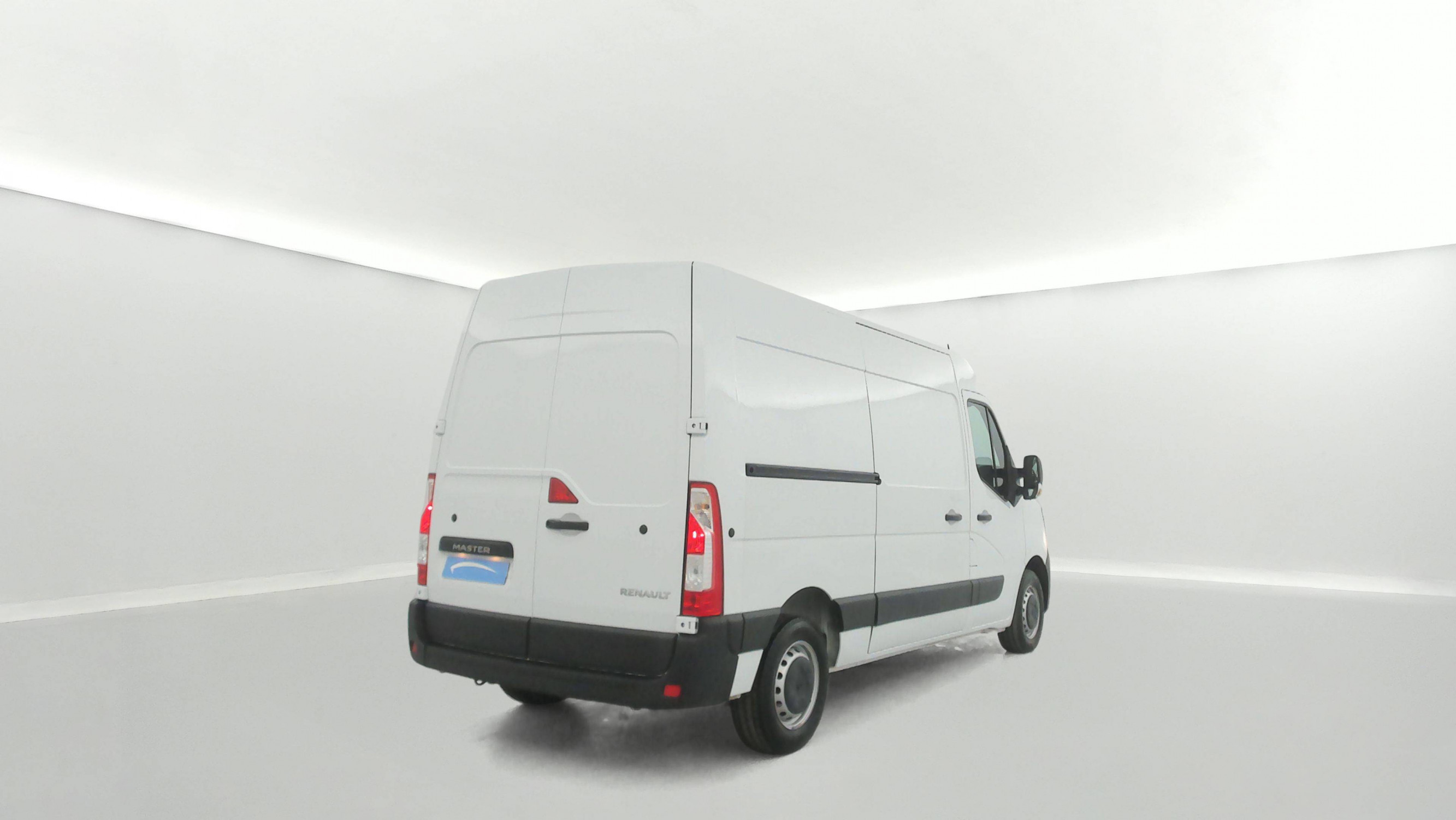 Vente en ligne Renault Master Fourgon MASTER FGN TRAC F3500 L2H2 BLUE DCI 135 au prix de 26 490 €