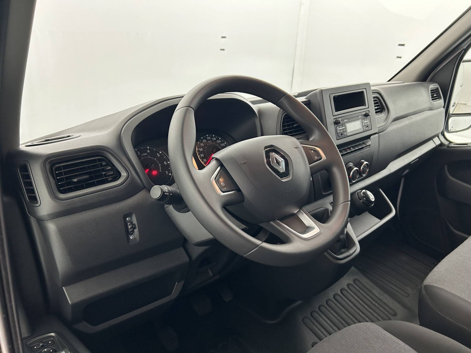 Vente en ligne Renault Master Fourgon MASTER FGN TRAC F3500 L2H2 BLUE DCI 135 au prix de 26 490 €