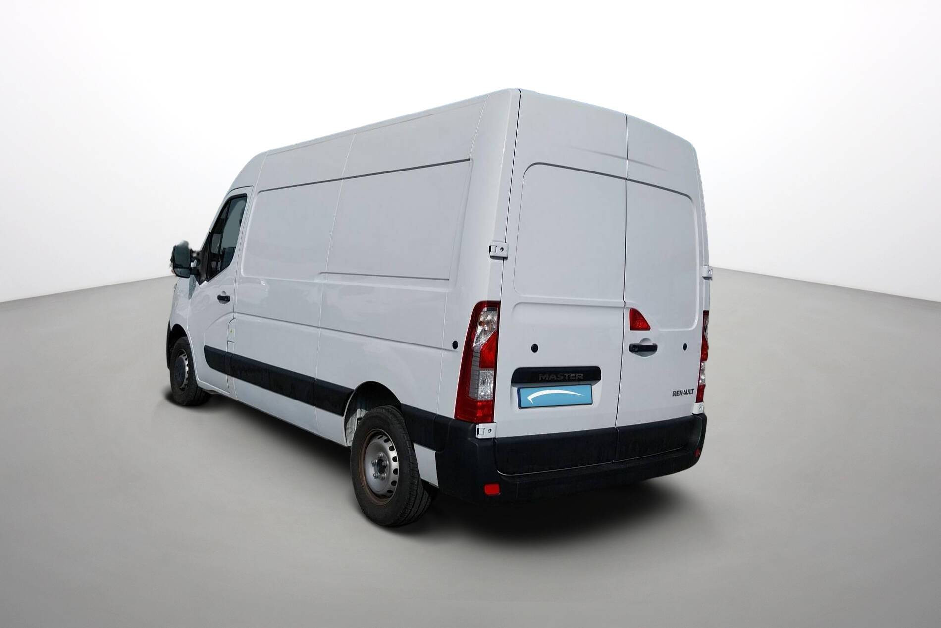 Vente en ligne Renault Master Fourgon MASTER FGN TRAC F3500 L2H2 BLUE DCI 135 au prix de 26 990 €