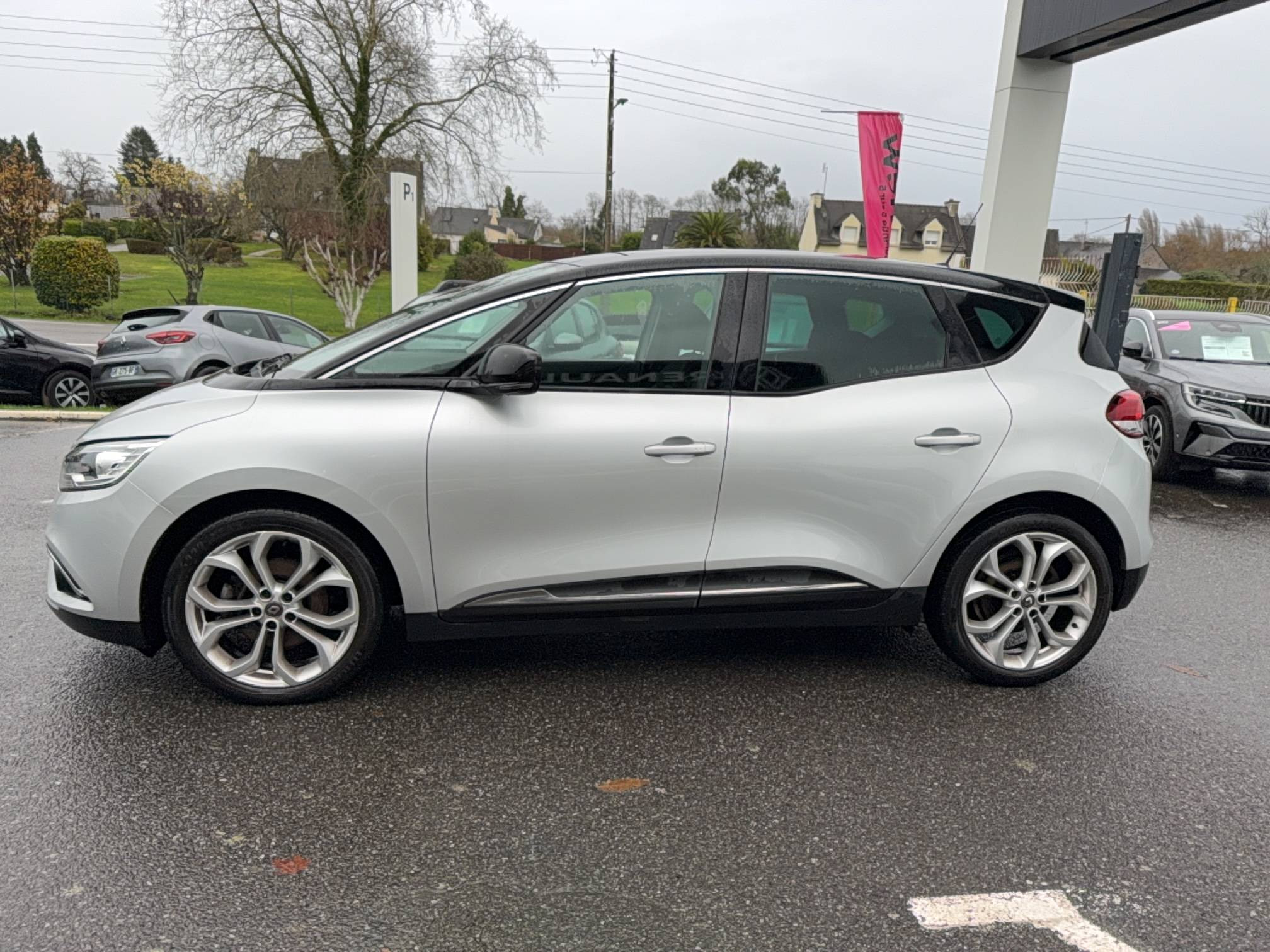 Vente en ligne Renault Scenic 4 Scenic Blue dCi 120 EDC au prix de 17 470 €