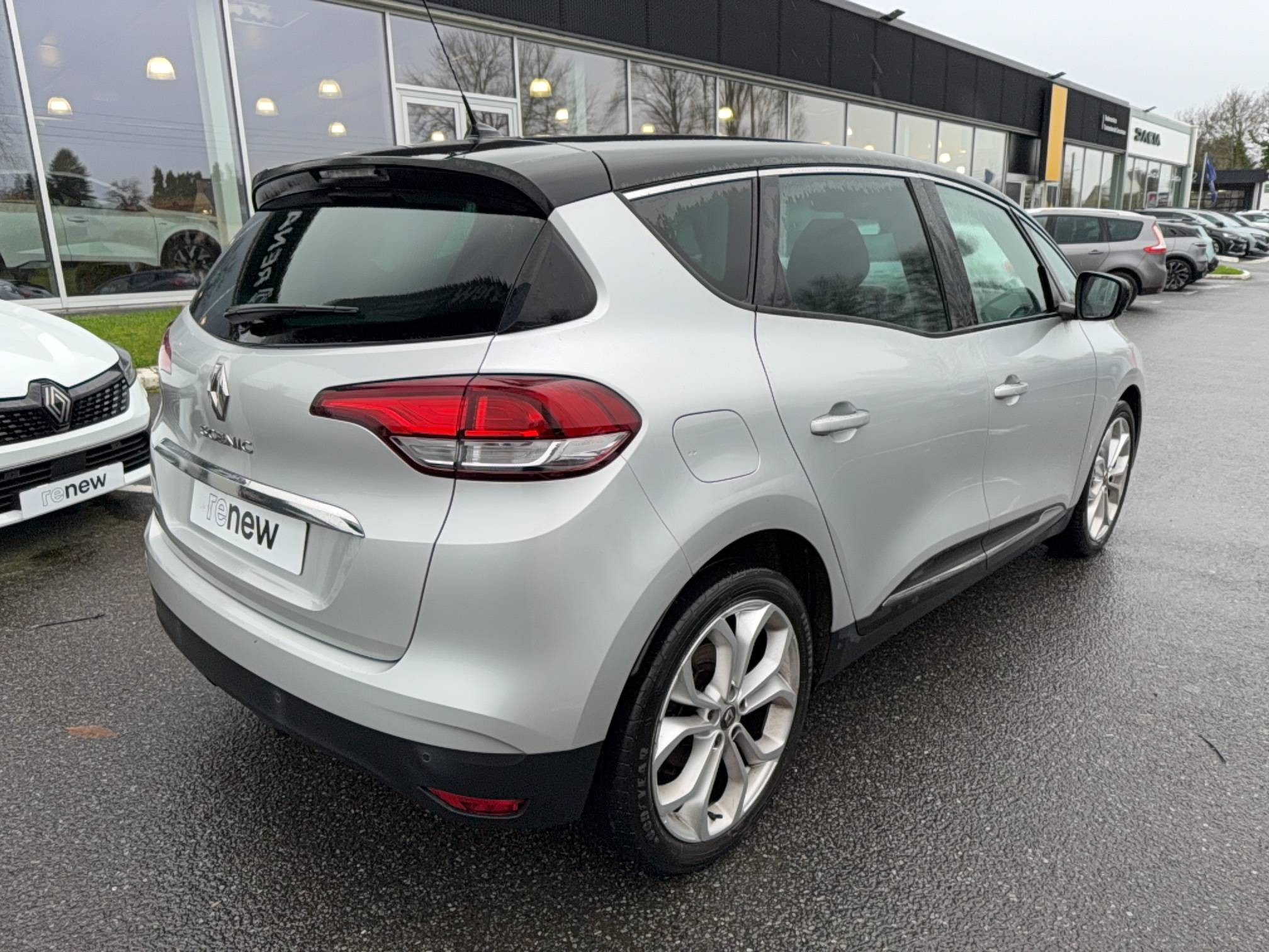 Vente en ligne Renault Scenic 4 Scenic Blue dCi 120 EDC au prix de 17 470 €