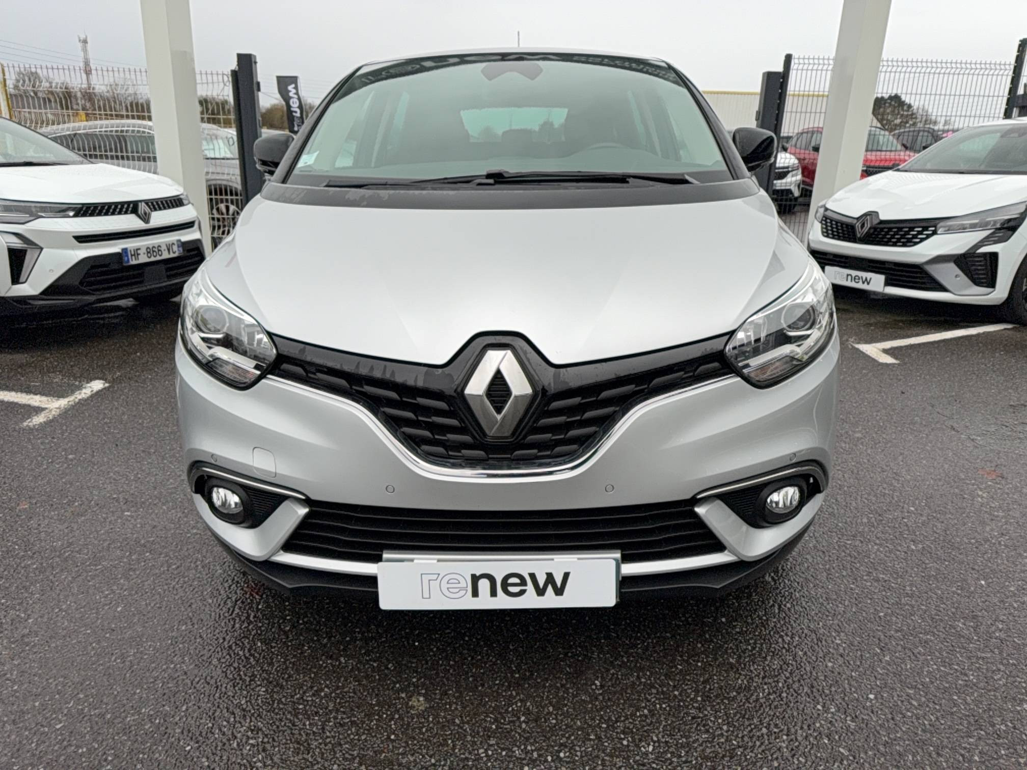 Vente en ligne Renault Scenic 4 Scenic Blue dCi 120 EDC au prix de 17 470 €