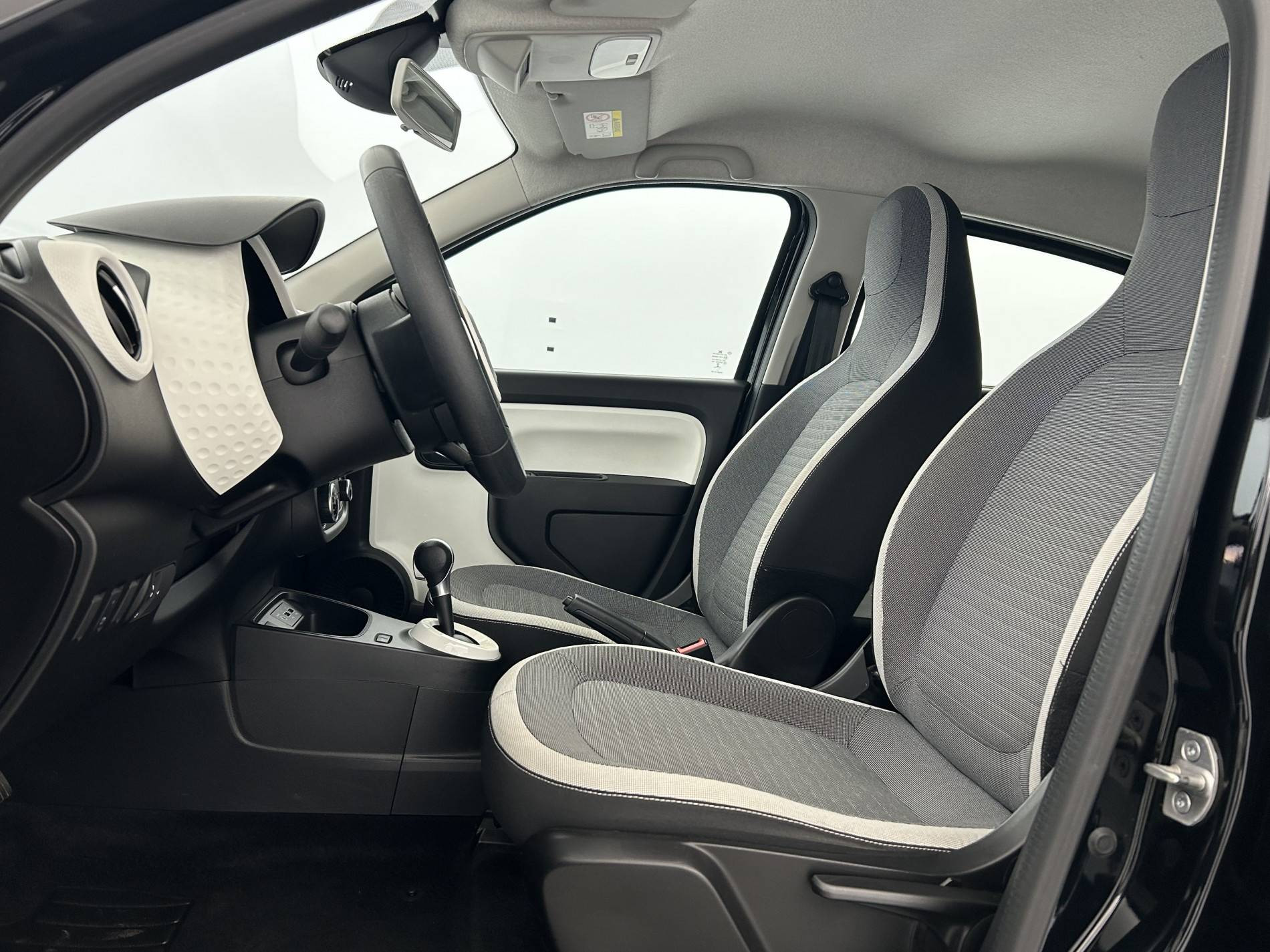 Vente en ligne Renault Twingo Electrique Twingo III E-Tech au prix de 10 450 €