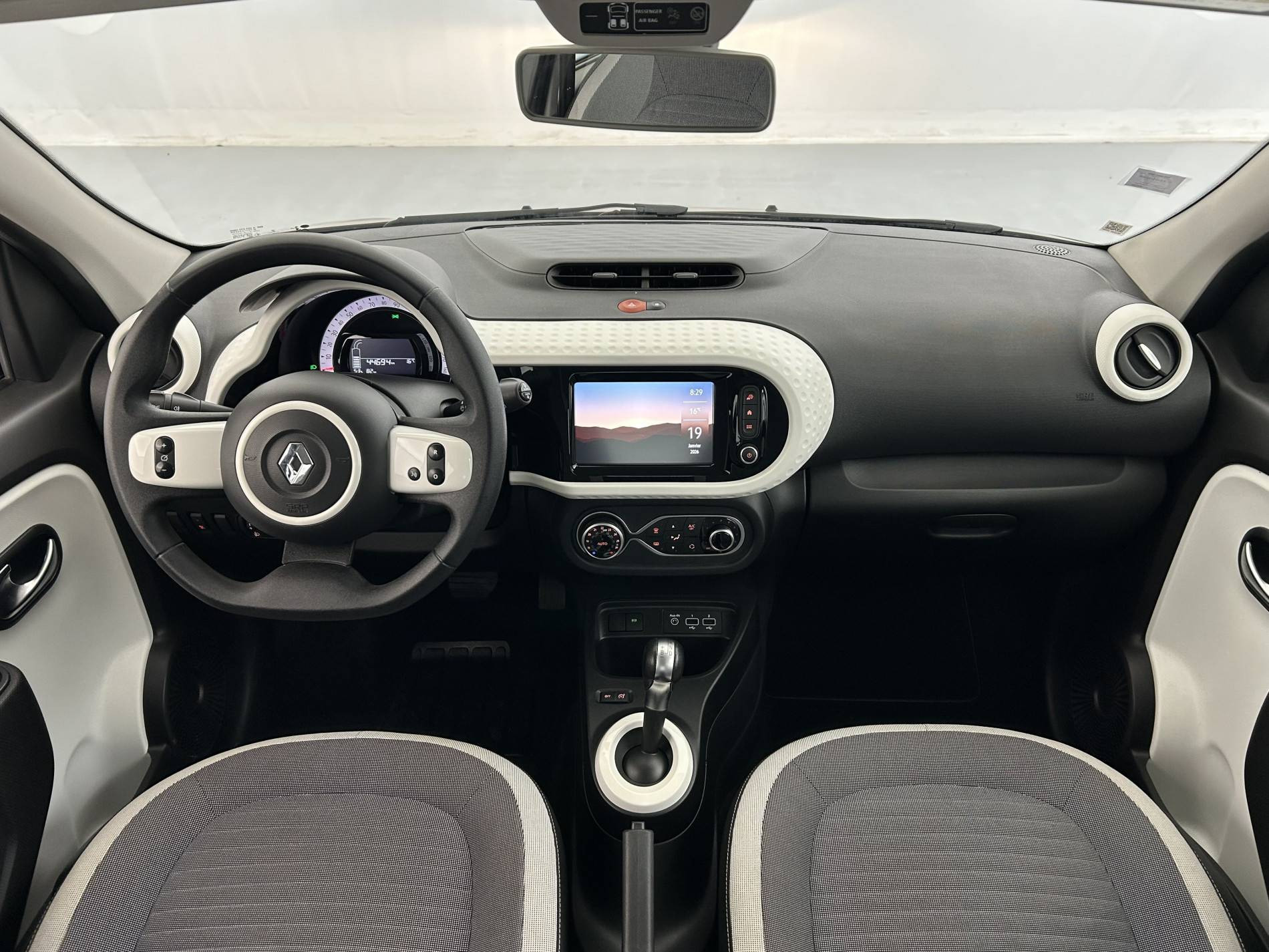 Vente en ligne Renault Twingo Electrique Twingo III E-Tech au prix de 10 450 €