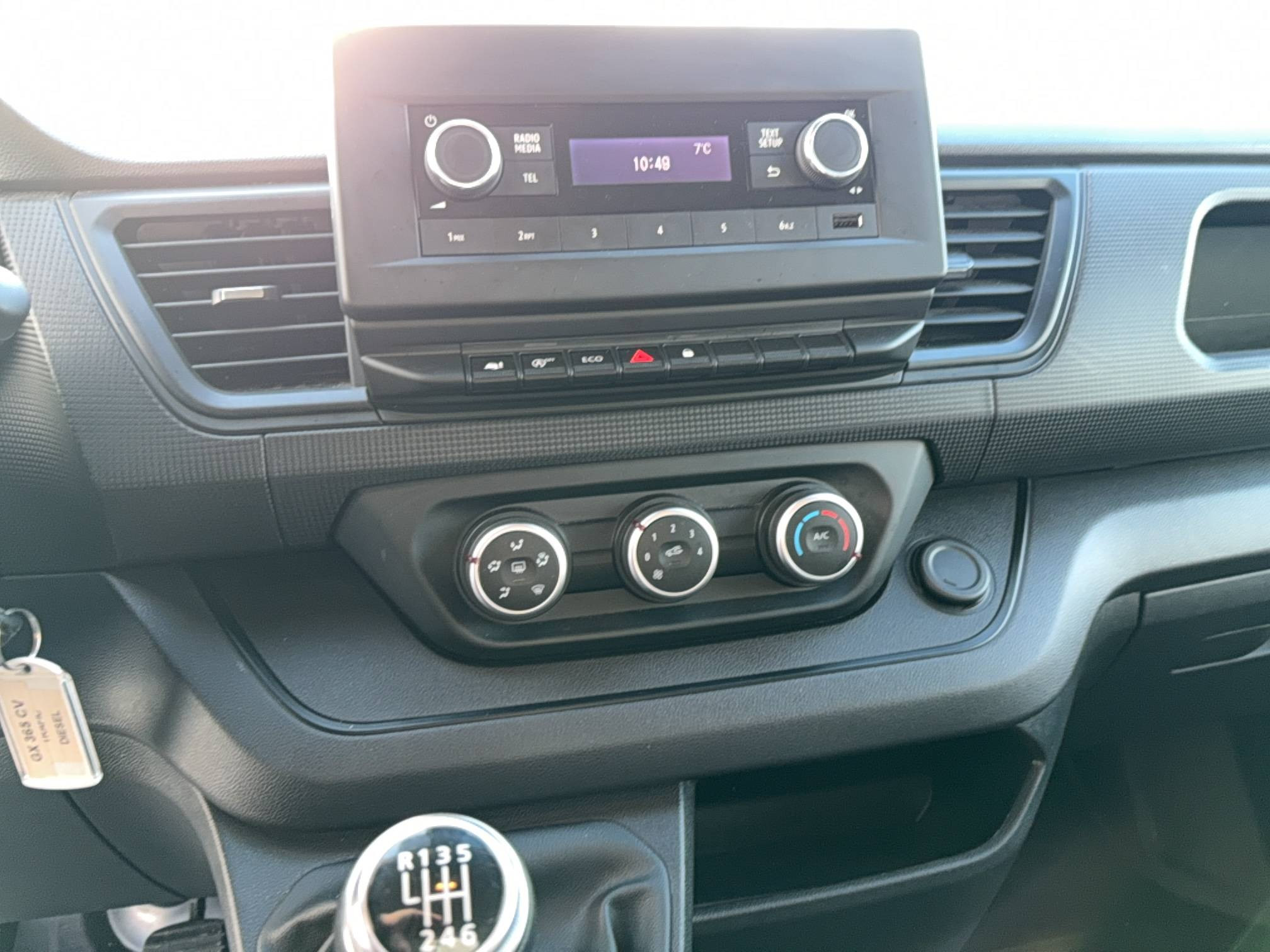 Vente en ligne Renault Trafic 3 Fourgon TRAFIC FGN L1H1 3000 KG BLUE DCI 130 au prix de 25 790 €