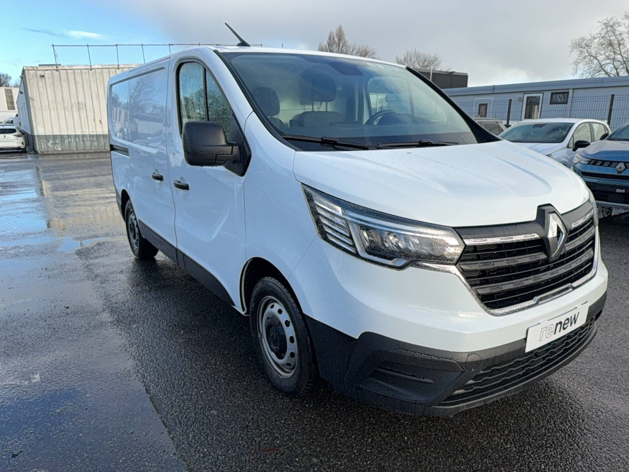 Vente en ligne Renault Trafic 3 Fourgon TRAFIC FGN L1H1 3000 KG BLUE DCI 130 au prix de 25 790 €