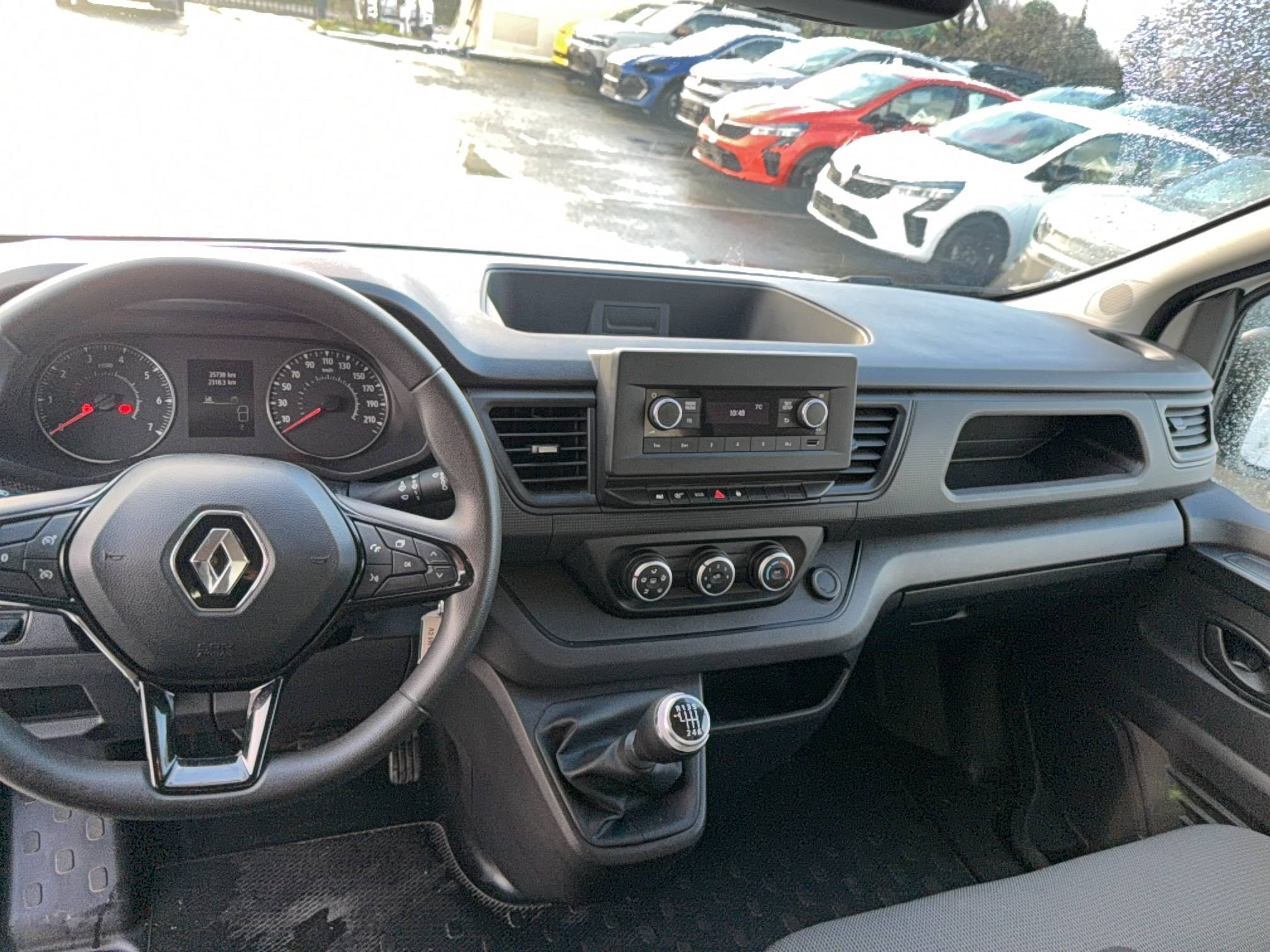 Vente en ligne Renault Trafic 3 Fourgon TRAFIC FGN L1H1 3000 KG BLUE DCI 130 au prix de 25 790 €