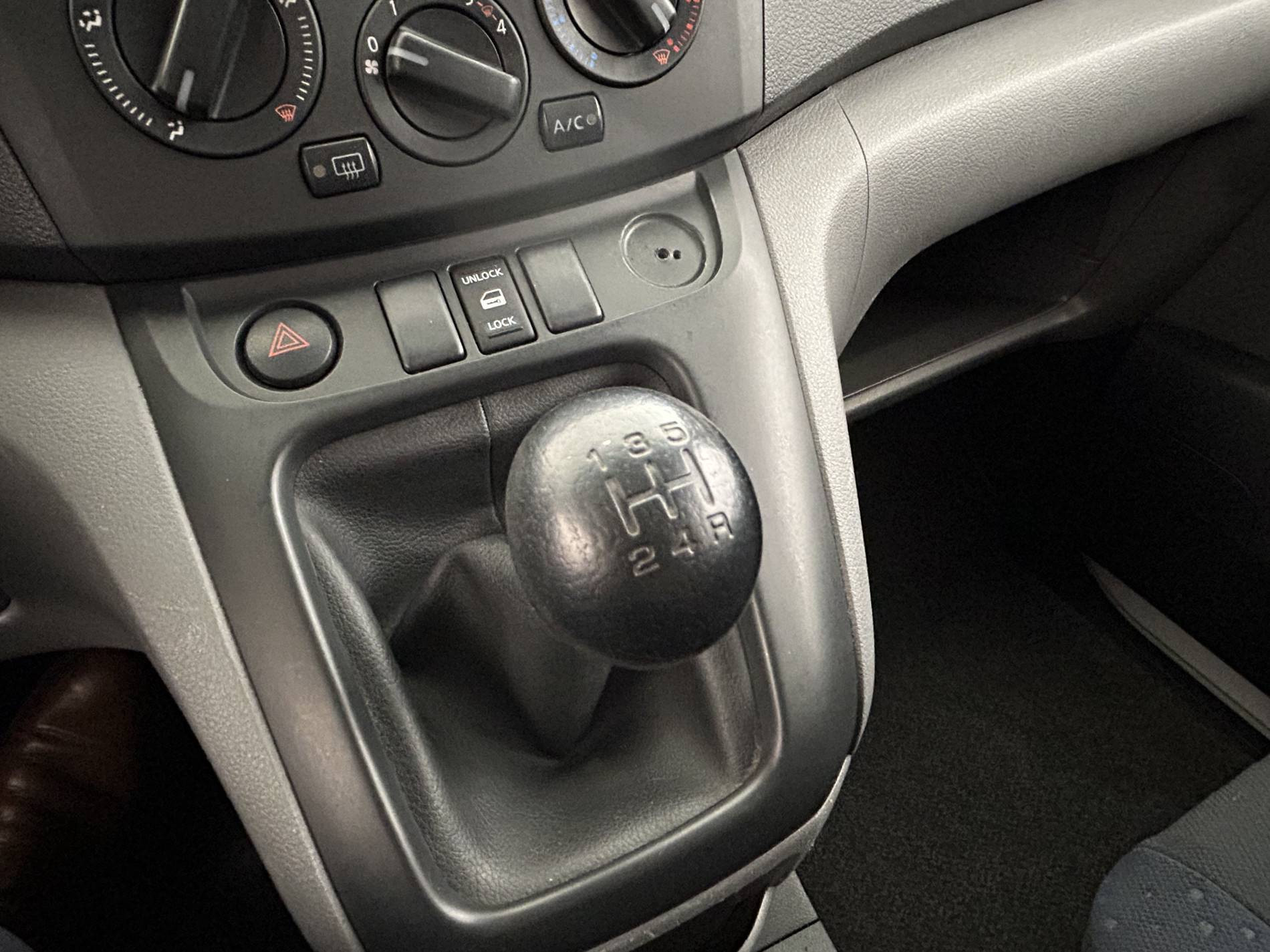 Vente en ligne Nissan NV200 Fourgon NV200 CA 1.5 DCI 90 au prix de 15 990 €