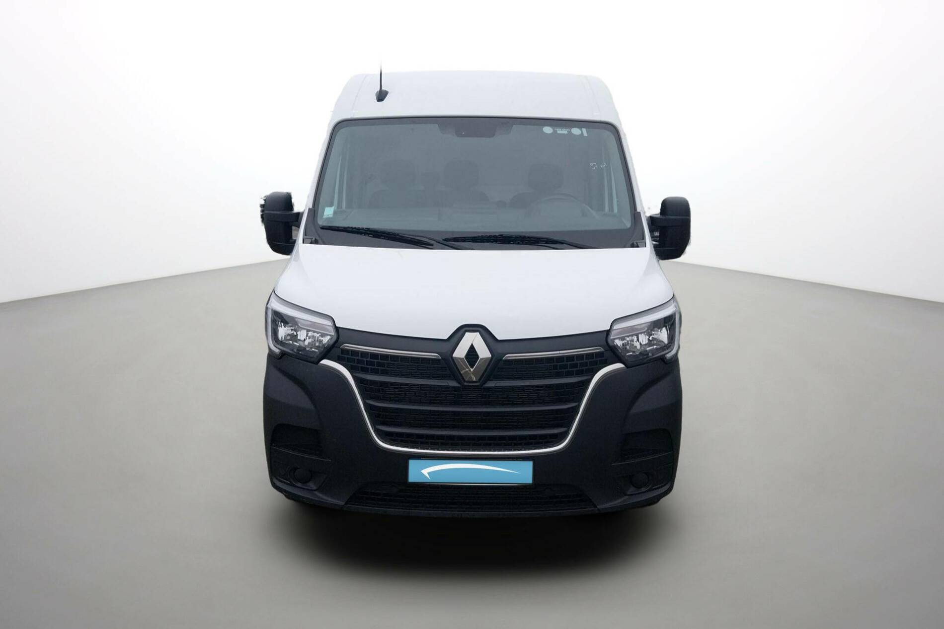Vente en ligne Renault Master Fourgon MASTER FGN TRAC F3500 L2H2 BLUE DCI 135 au prix de 26 990 €