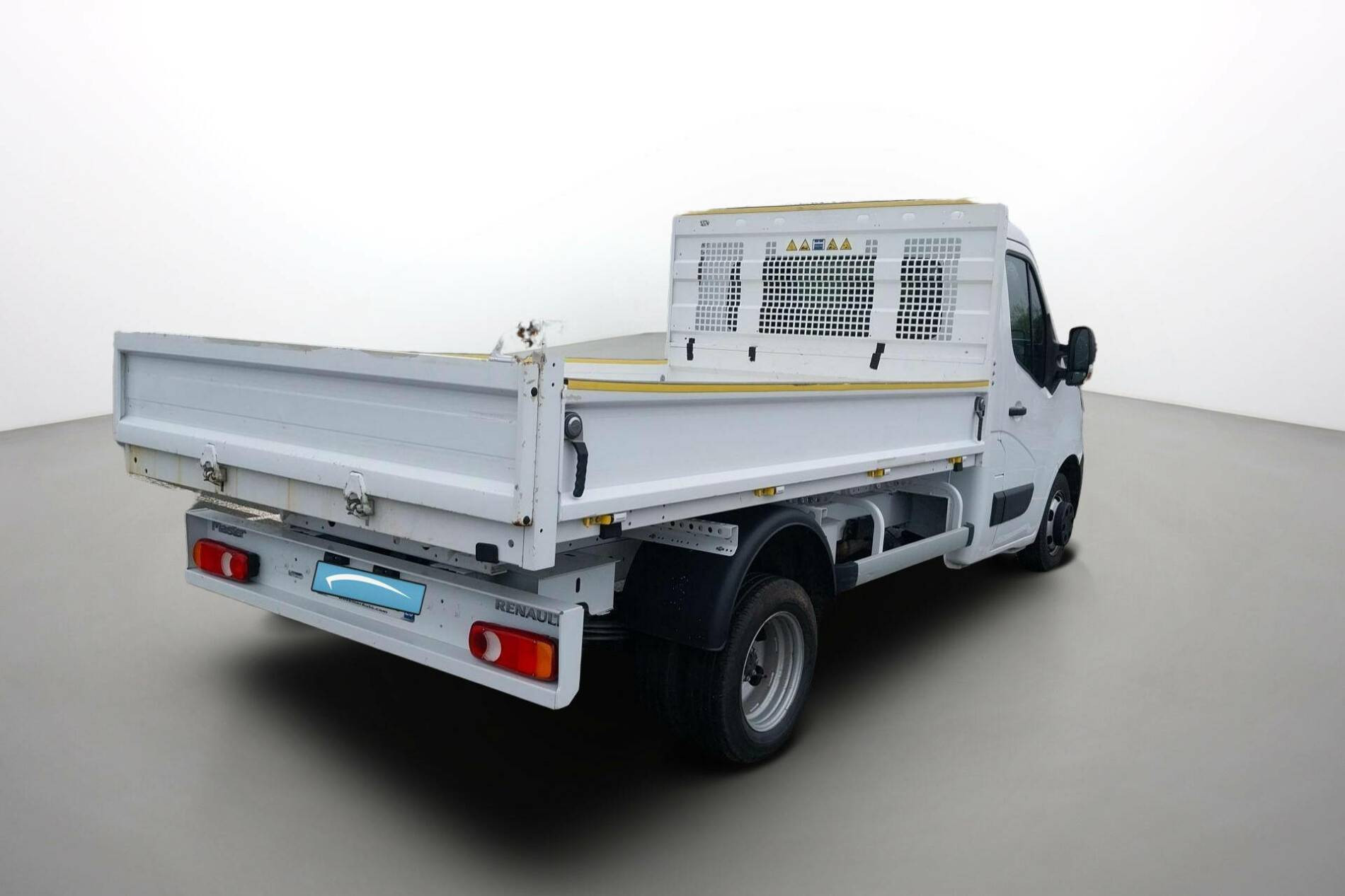 Vente en ligne Renault Master 3 Châssis Cabine MASTER CC PROP RJ3500 L2 PAFC BLUE DCI 130 EURO VI au prix de 33 990 €