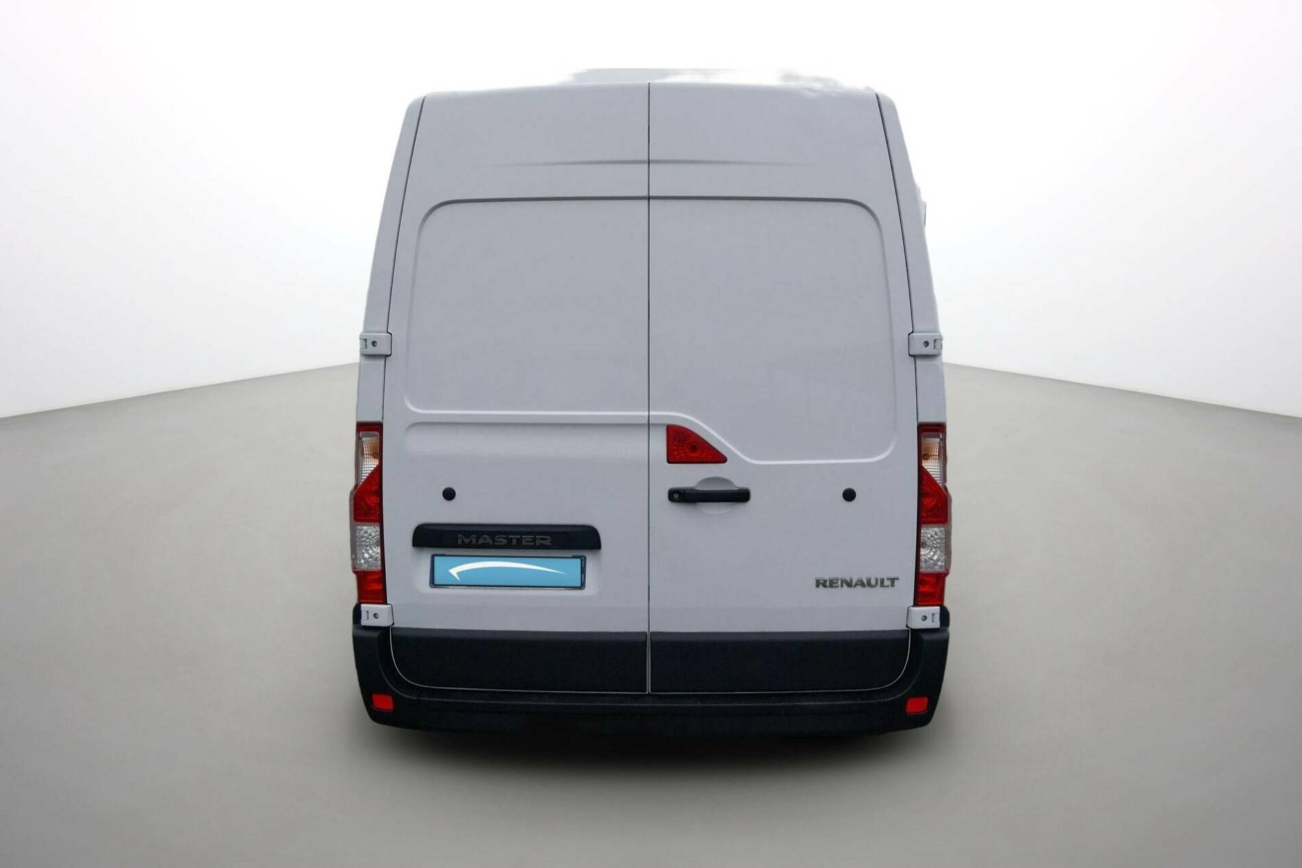 Vente en ligne Renault Master Fourgon MASTER FGN TRAC F3500 L2H2 BLUE DCI 135 au prix de 26 990 €