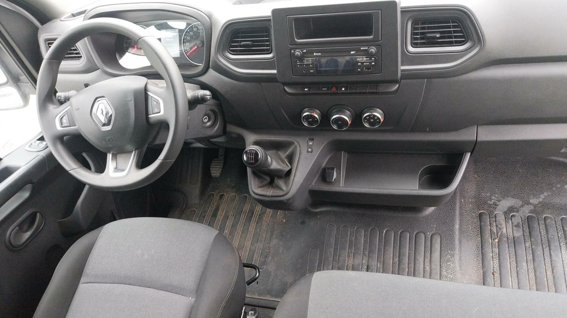 Vente en ligne Renault Master Fourgon MASTER FGN TRAC F3500 L2H2 BLUE DCI 135 au prix de 26 990 €