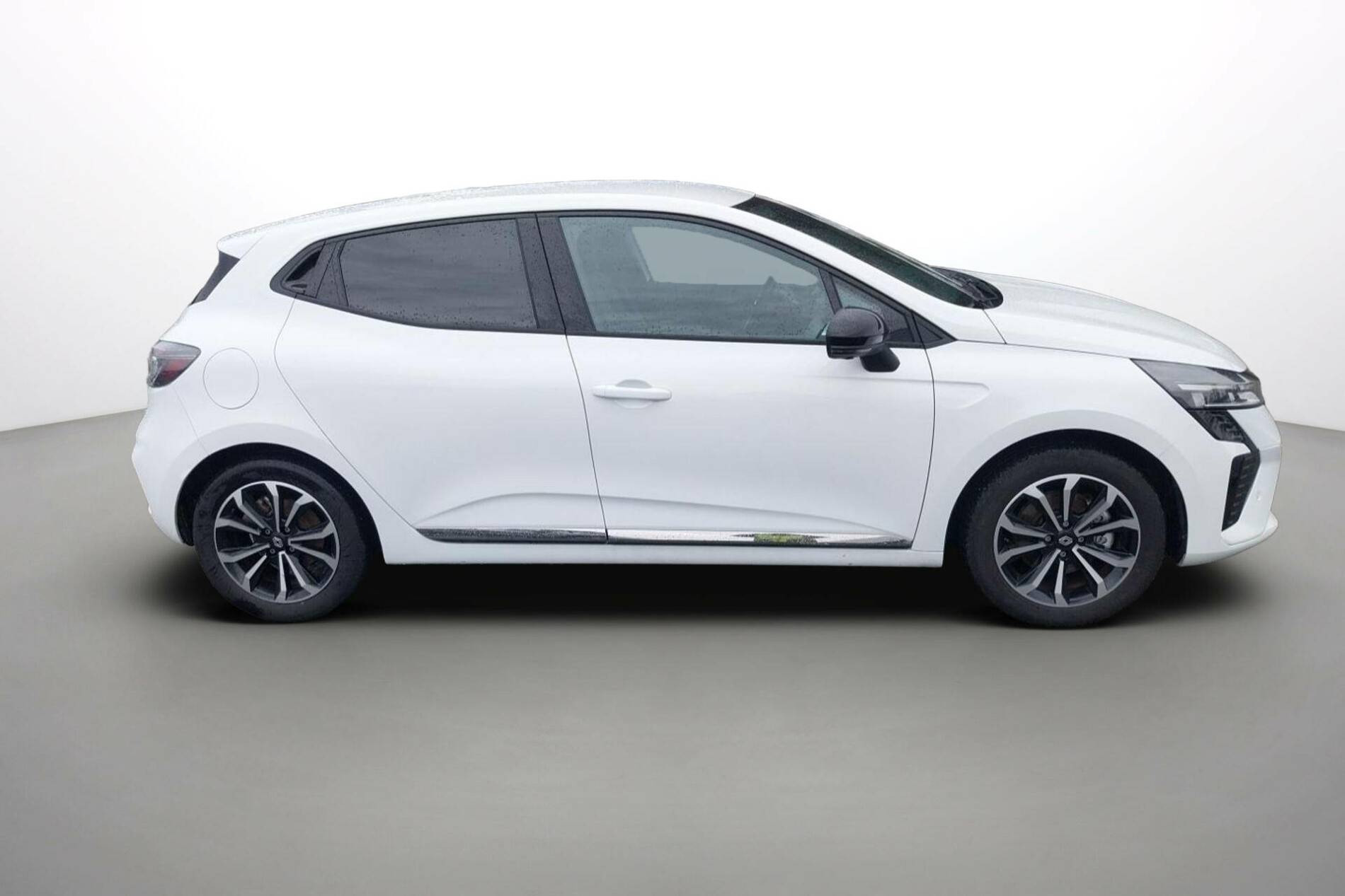 Vente en ligne Renault Clio 5 Clio E-Tech full hybrid 145 ch GSR2 au prix de 20 890 €