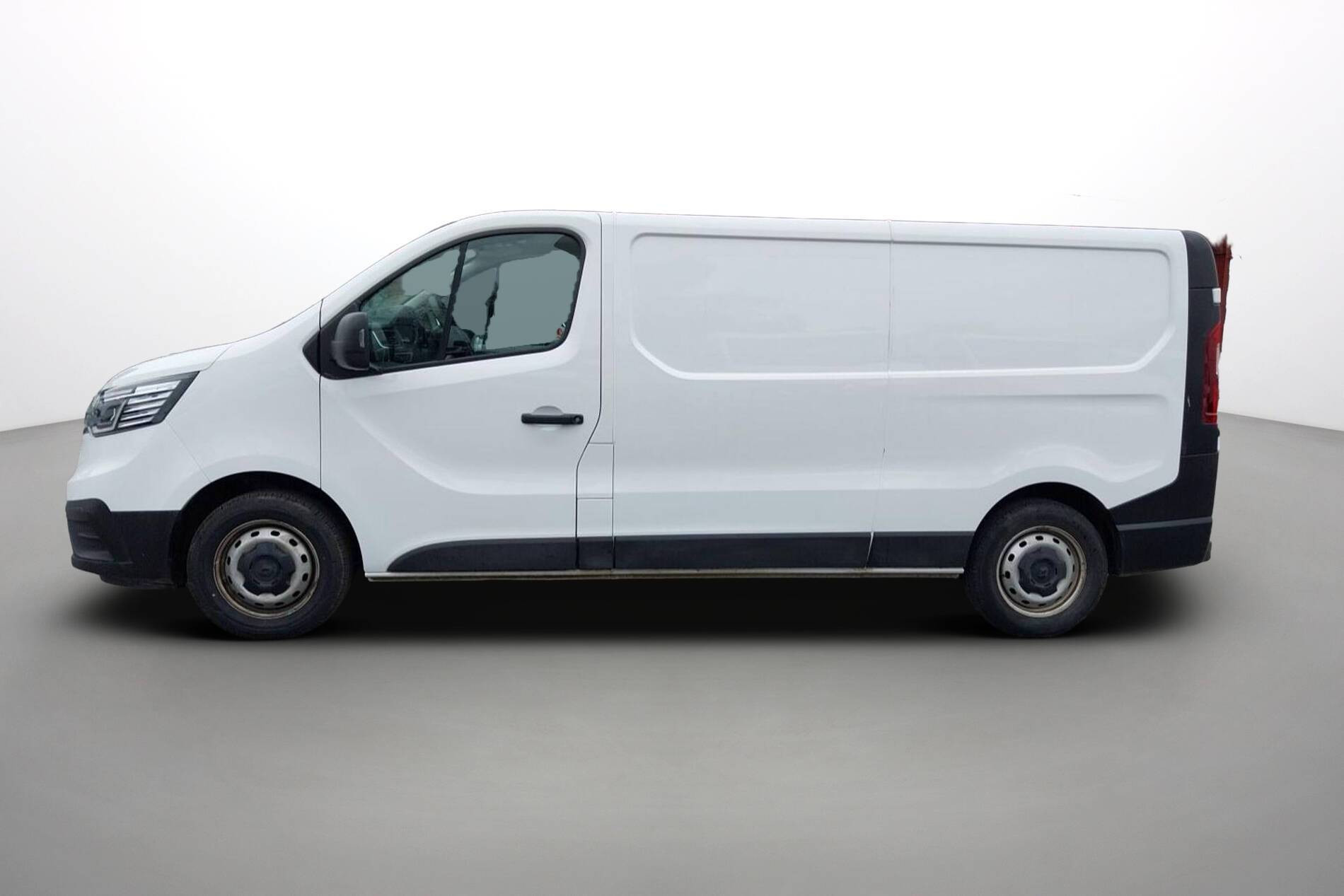 Vente en ligne Renault Trafic 3 Fourgon TRAFIC FGN L2H1 3000 KG BLUE DCI 130 au prix de 21 890 €