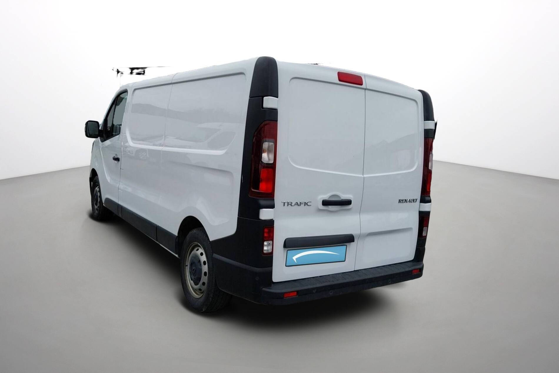 Vente en ligne Renault Trafic 3 Fourgon TRAFIC FGN L2H1 3000 KG BLUE DCI 130 au prix de 21 890 €