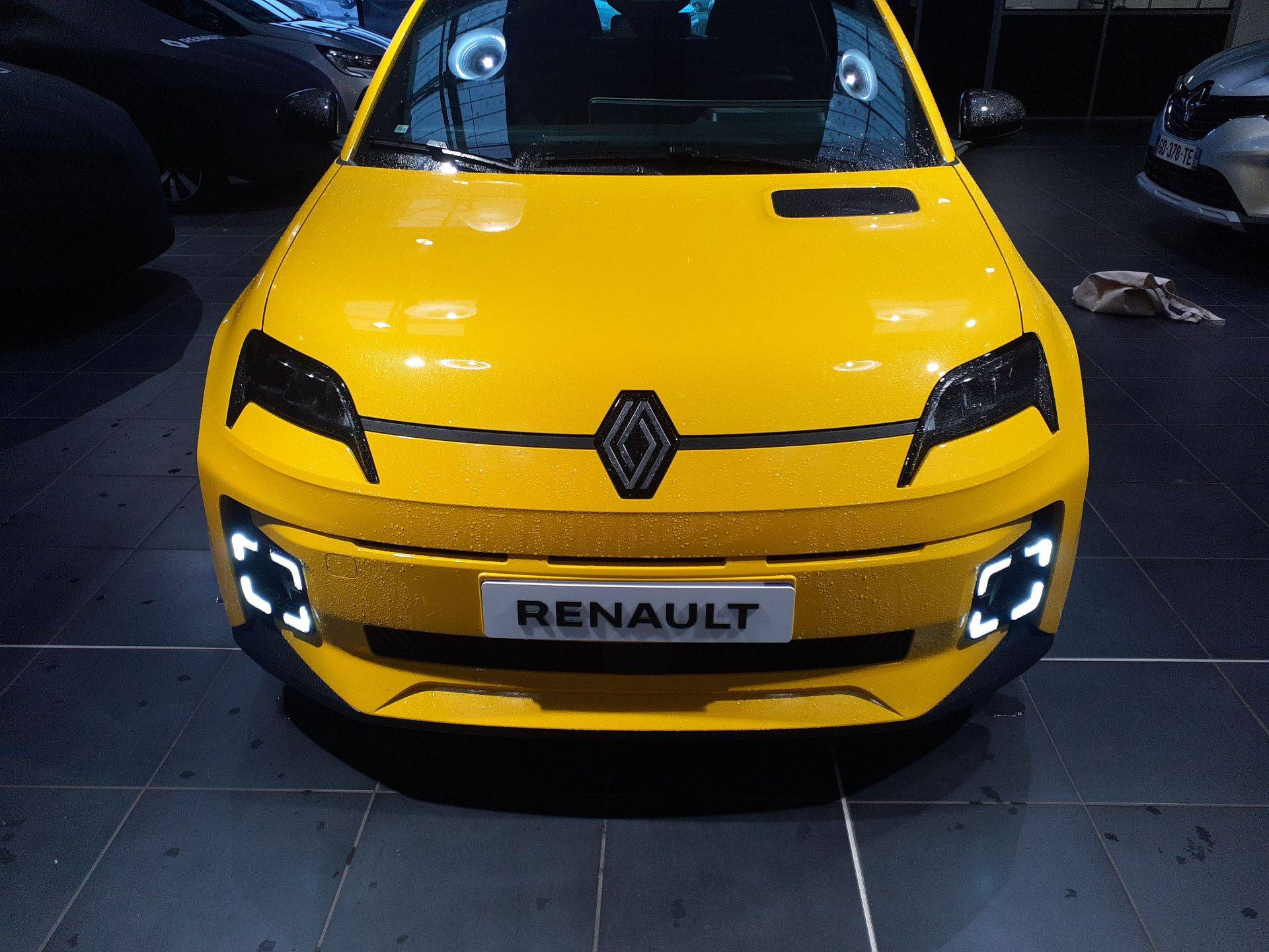 Vente en ligne Renault R5 E-Tech  120 ch autonomie urbaine au prix de 27 390 €
