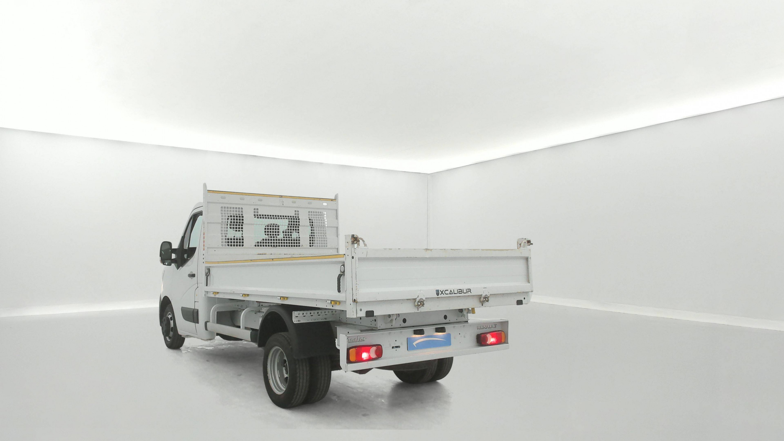 Vente en ligne Renault Master 3 Châssis Cabine MASTER BENNE CC PROP RJ3500 L2 PAFC BLUE DCI 130 EURO VI au prix de 34 990 €