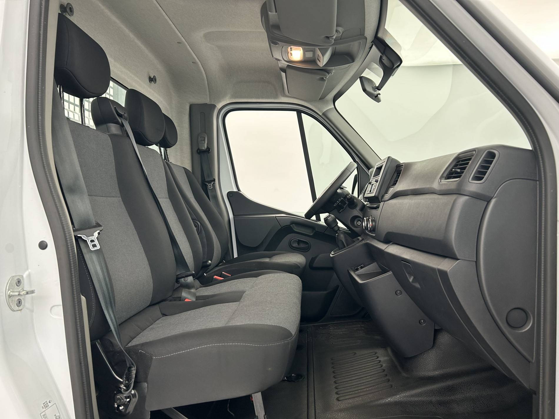 Vente en ligne Renault Master 3 Châssis Cabine MASTER BENNE CC PROP RJ3500 L2 PAFC BLUE DCI 130 EURO VI au prix de 34 990 €