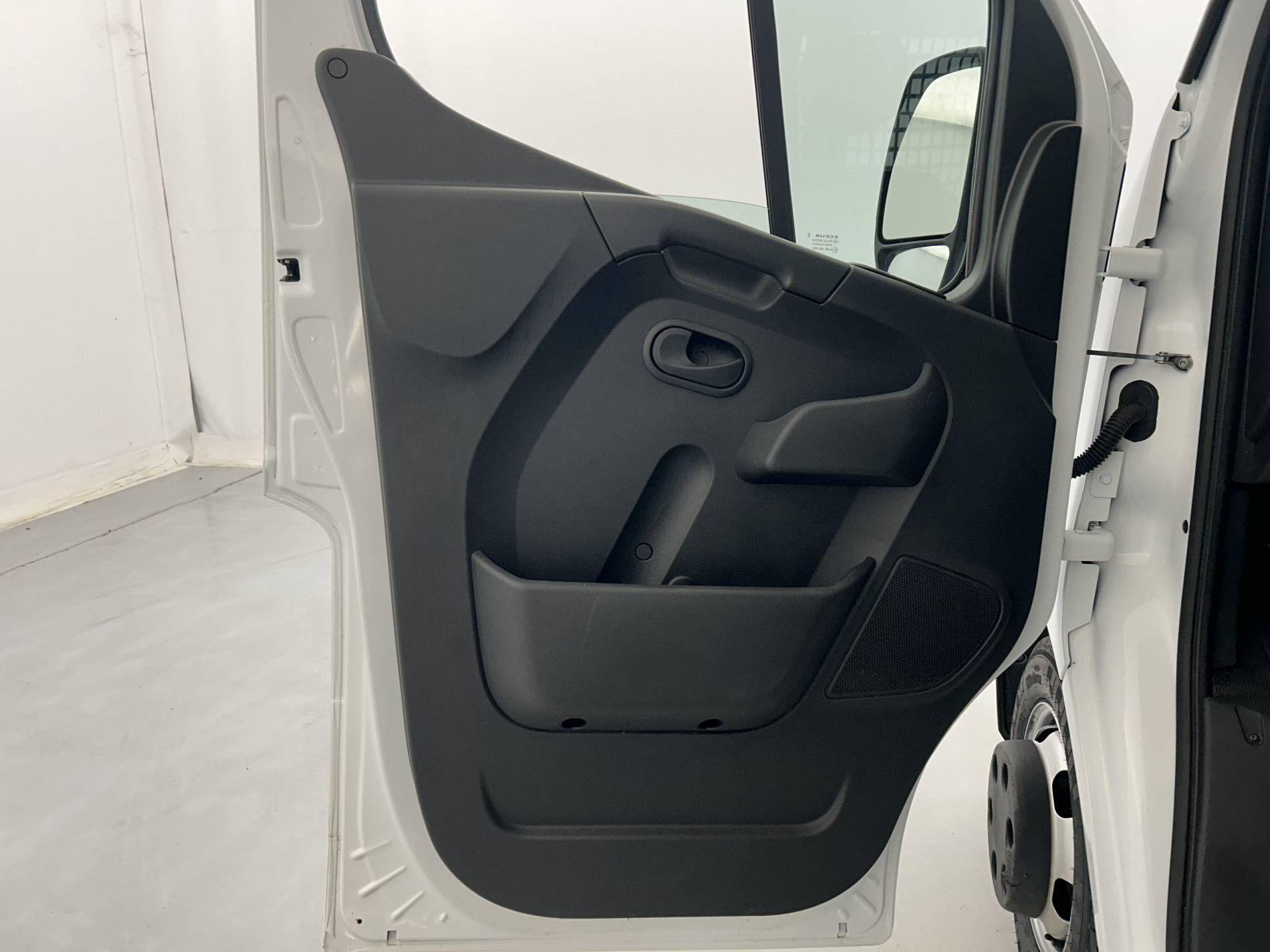 Vente en ligne Renault Master 3 Châssis Cabine MASTER BENNE CC PROP RJ3500 L2 PAFC BLUE DCI 130 EURO VI au prix de 34 990 €
