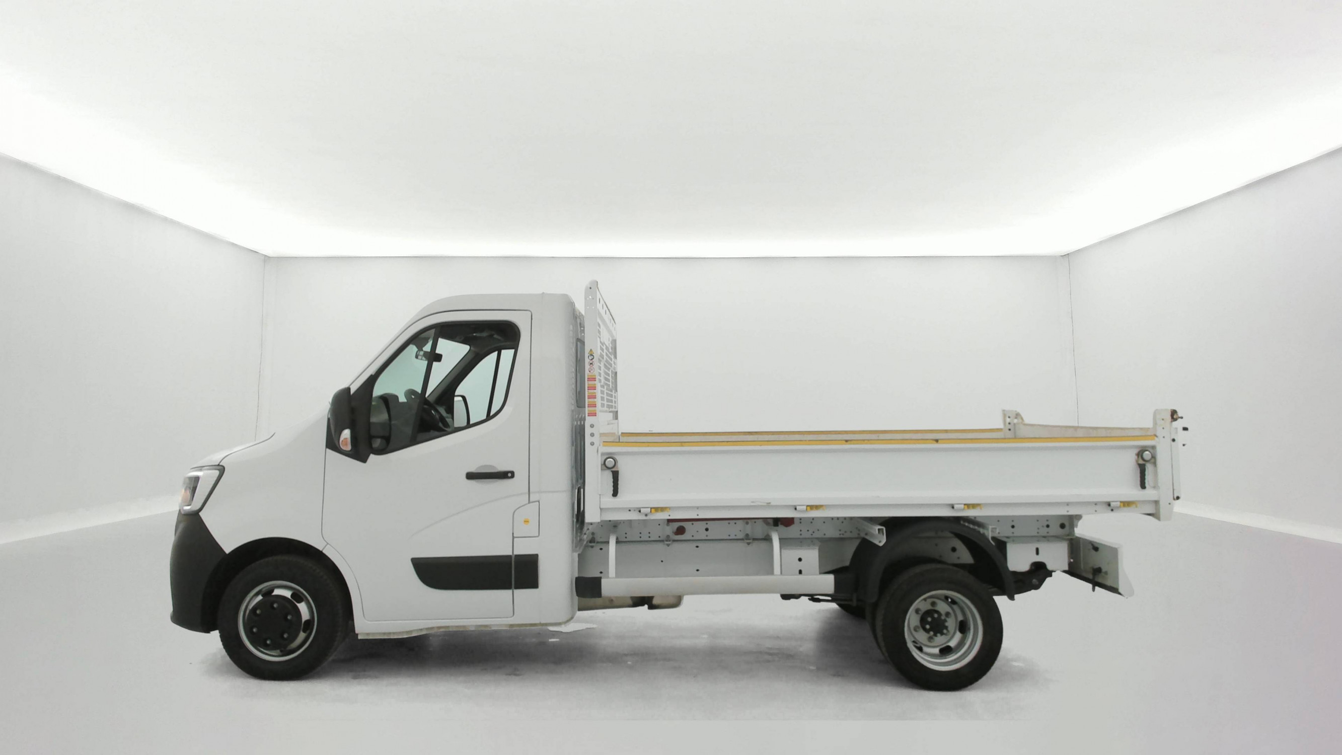 Vente en ligne Renault Master 3 Châssis Cabine MASTER BENNE CC PROP RJ3500 L2 PAFC BLUE DCI 130 EURO VI au prix de 34 990 €