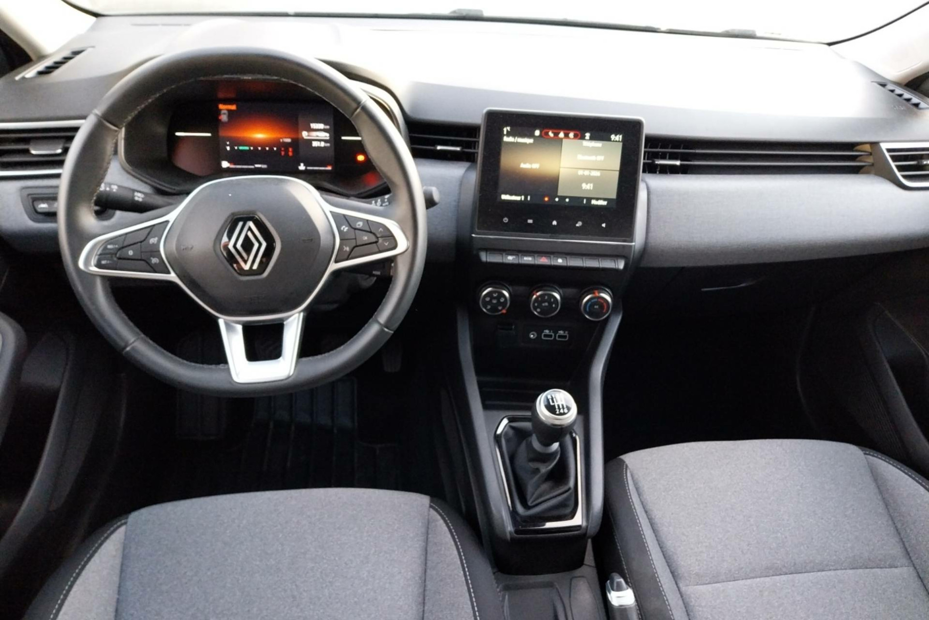 Vente en ligne Renault Clio 5 Clio TCe 90 au prix de 16 490 €