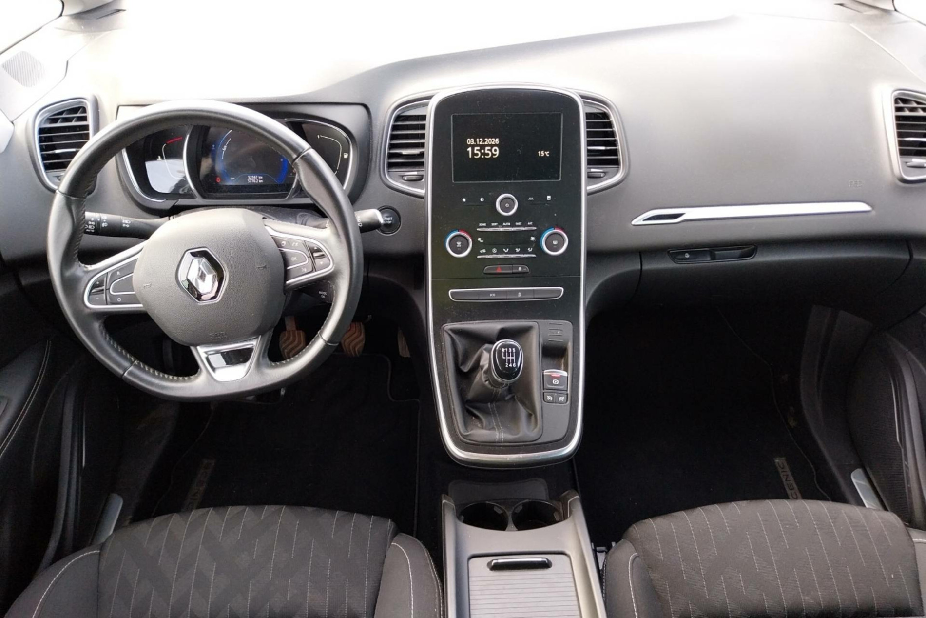 Vente en ligne Renault Scenic 4 Scenic Blue dCi 120 au prix de 16 890 €