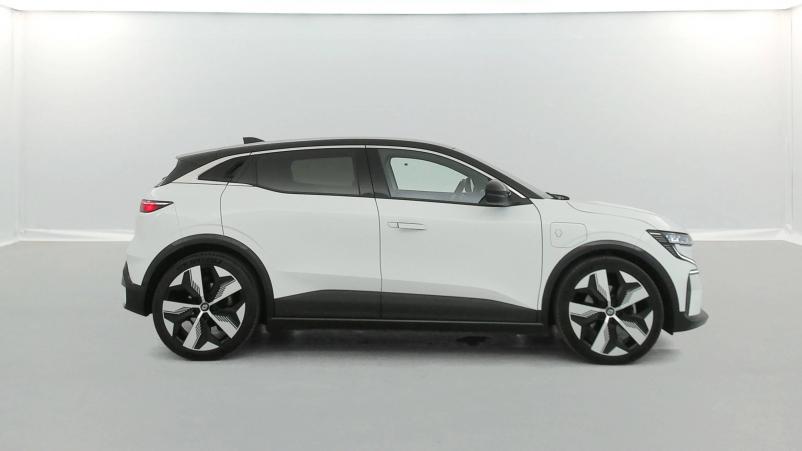 Vente en ligne Renault Megane E-Tech  EV60 220 ch super charge au prix de 23 970 €