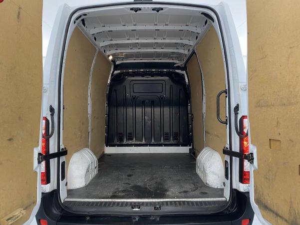 Vente en ligne Renault Master 3 Fourgon MASTER FGN TRAC F3300 L1H2 DCI 135 au prix de 22 490 €