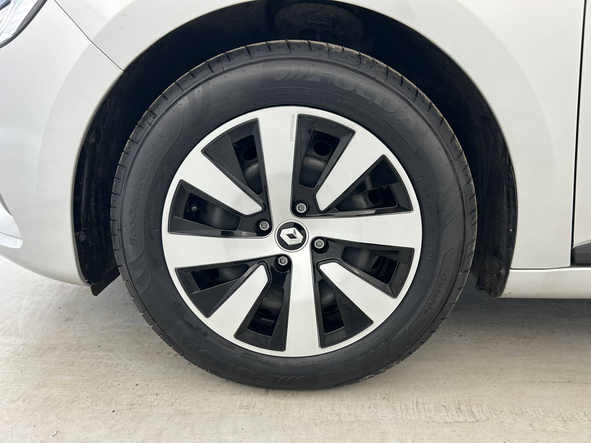 Vente en ligne Renault Clio 5 Clio TCe 90 au prix de 15 990 €