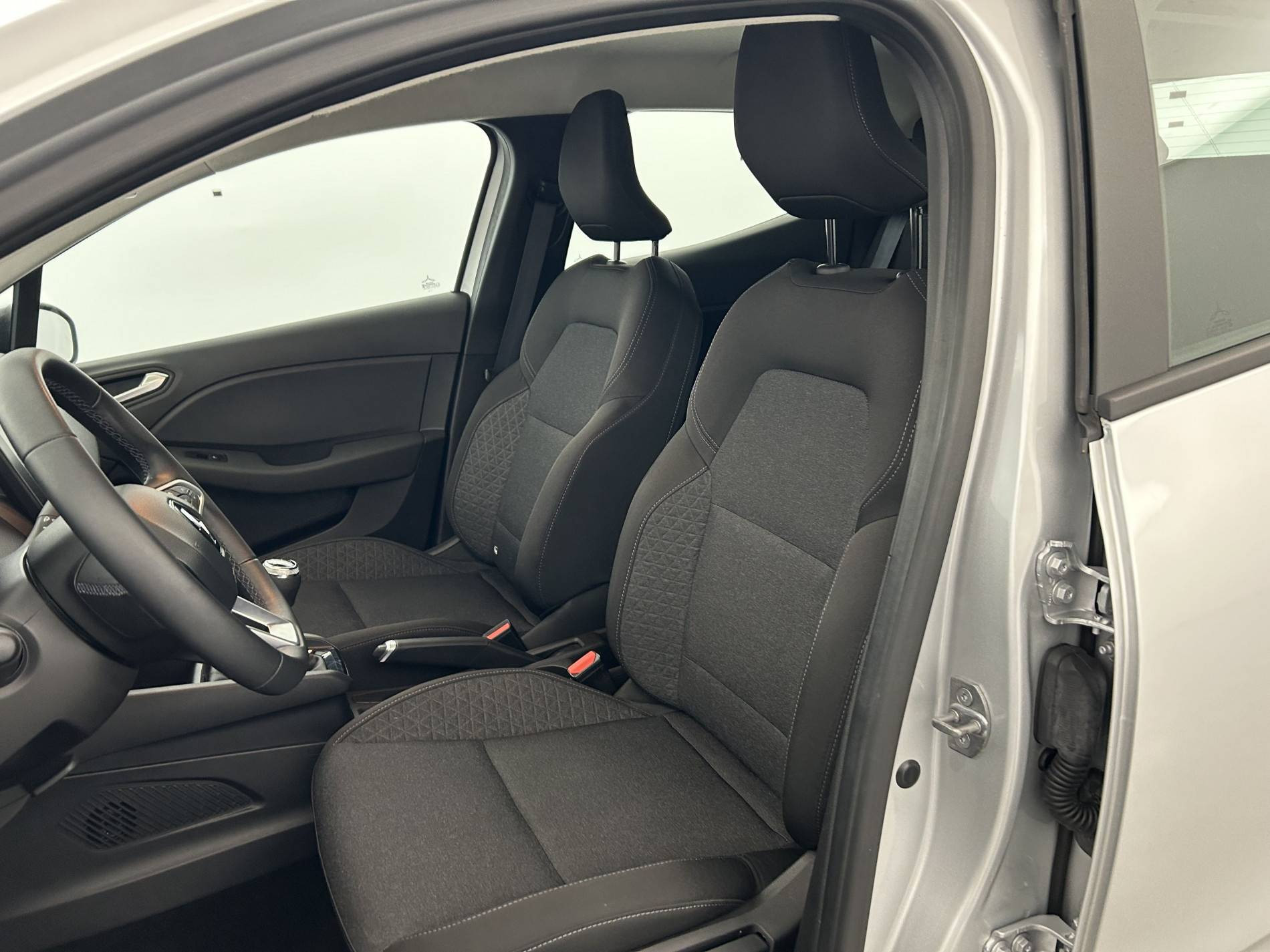 Vente en ligne Renault Clio 5 Clio TCe 90 au prix de 15 990 €