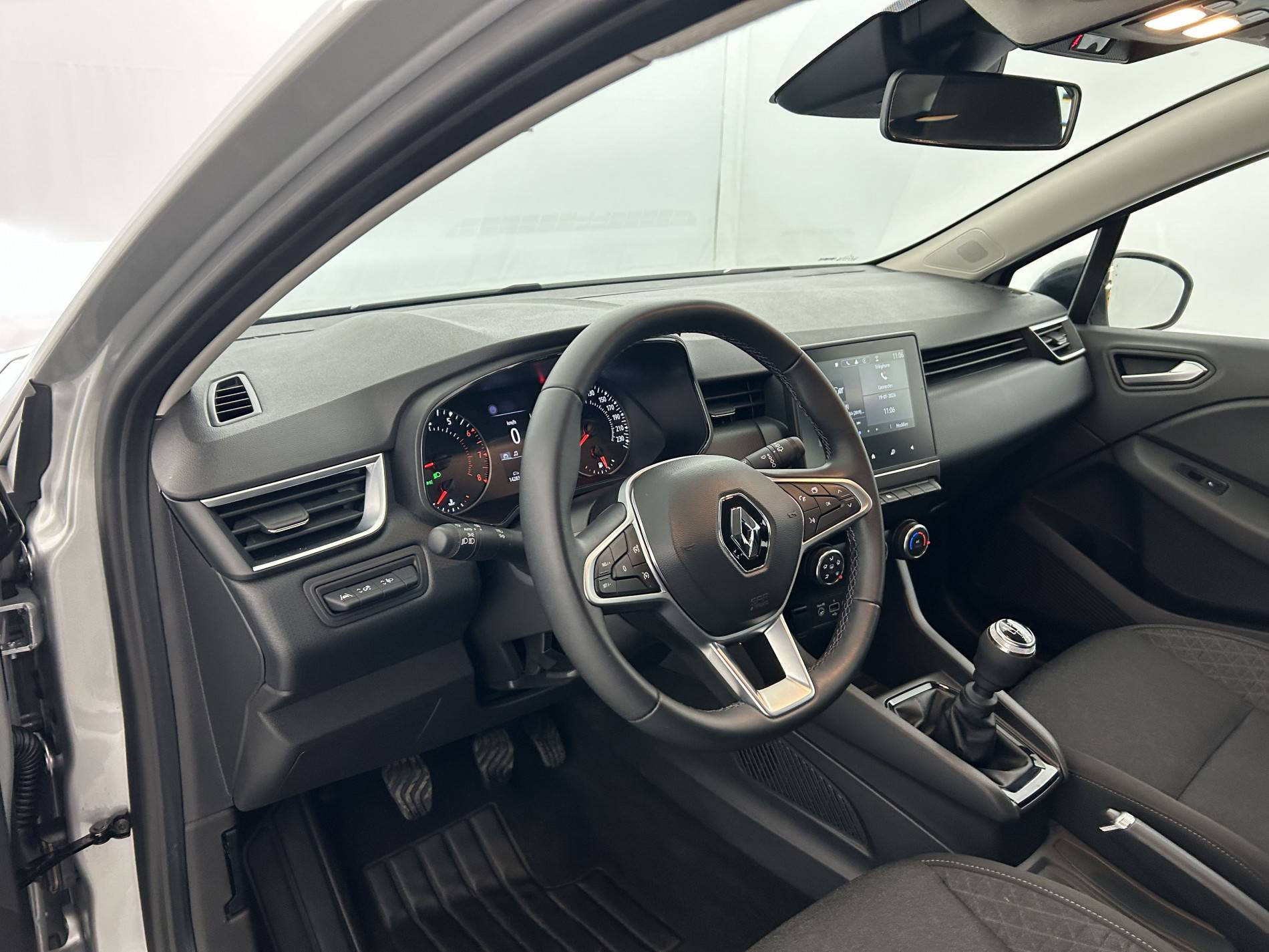 Vente en ligne Renault Clio 5 Clio TCe 90 au prix de 15 990 €