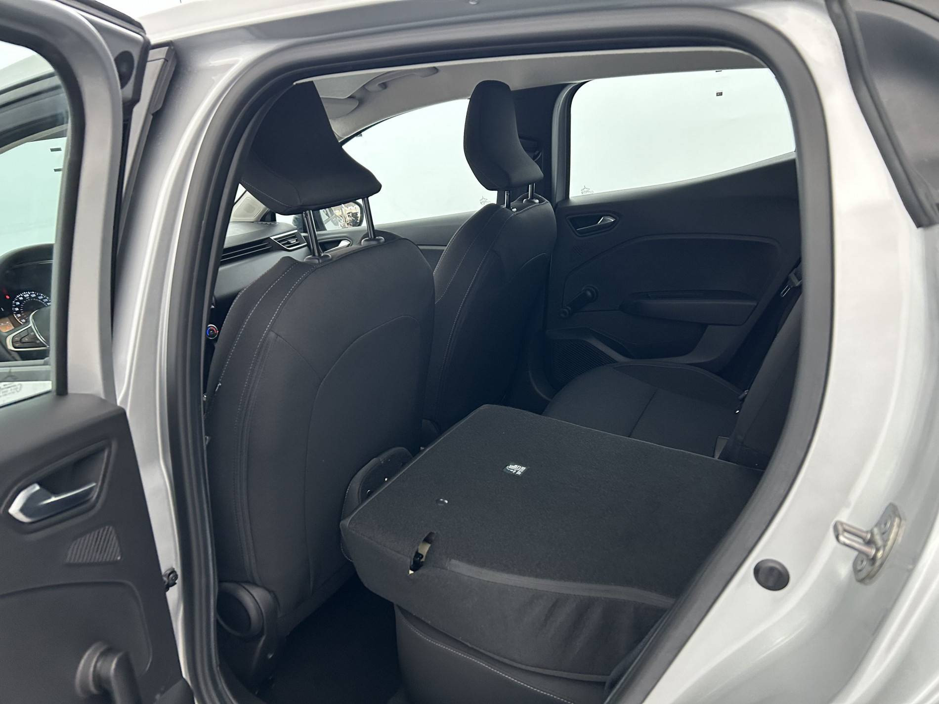 Vente en ligne Renault Clio 5 Clio TCe 90 au prix de 15 990 €