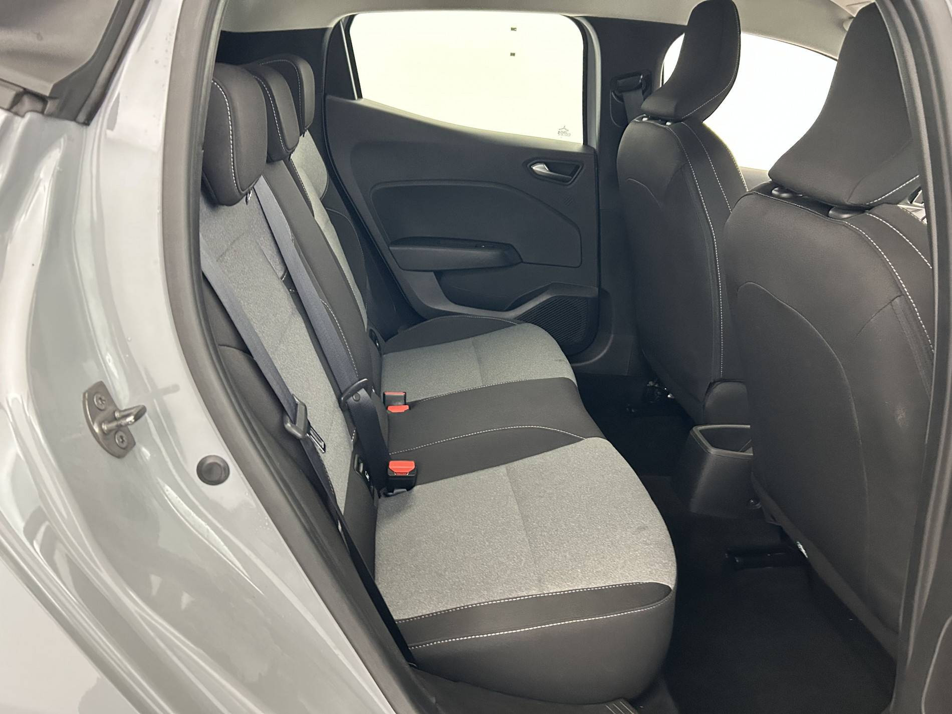 Vente en ligne Renault Clio 5 Clio TCe 90 au prix de 16 490 €