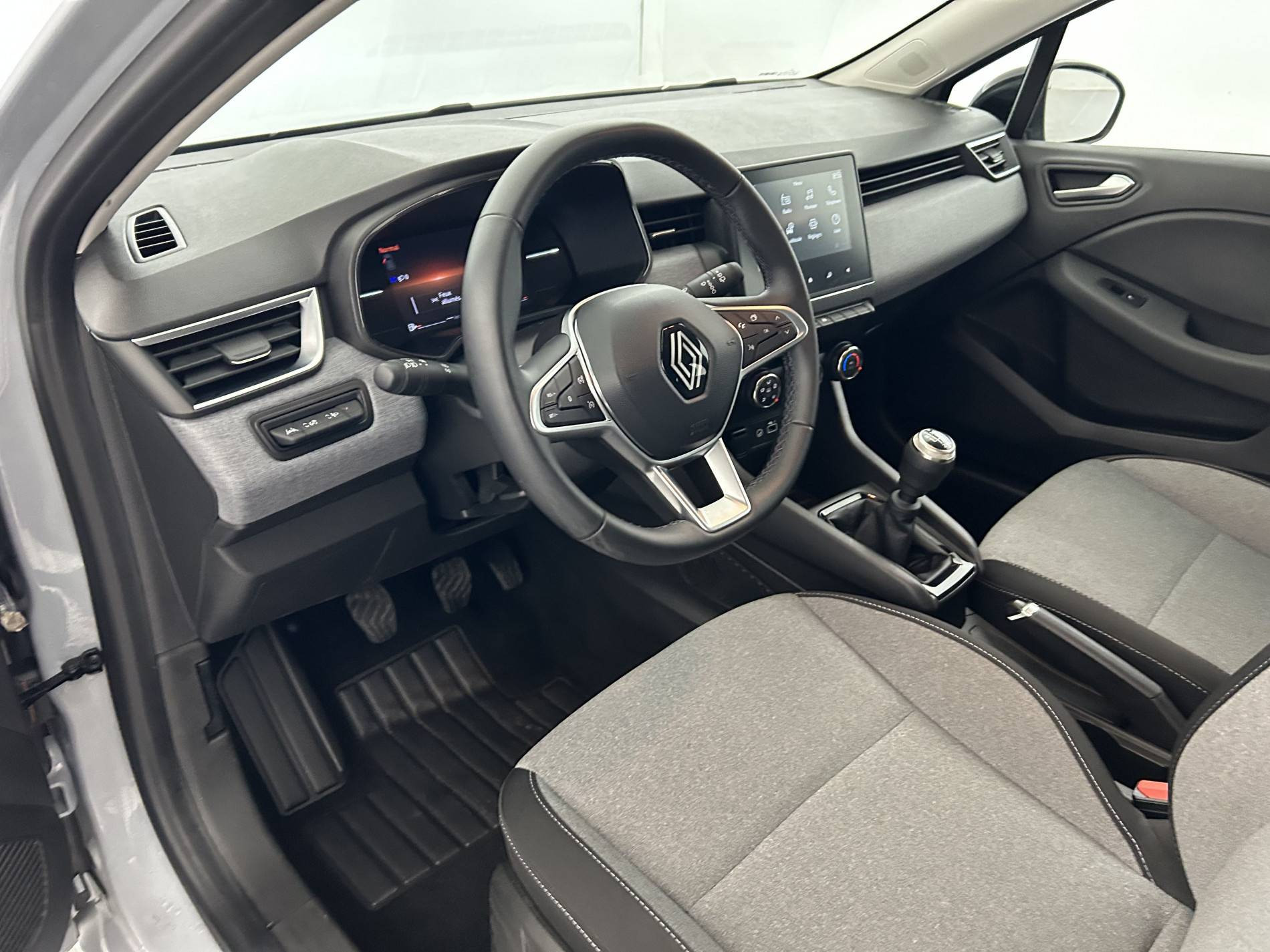 Vente en ligne Renault Clio 5 Clio TCe 90 au prix de 16 490 €