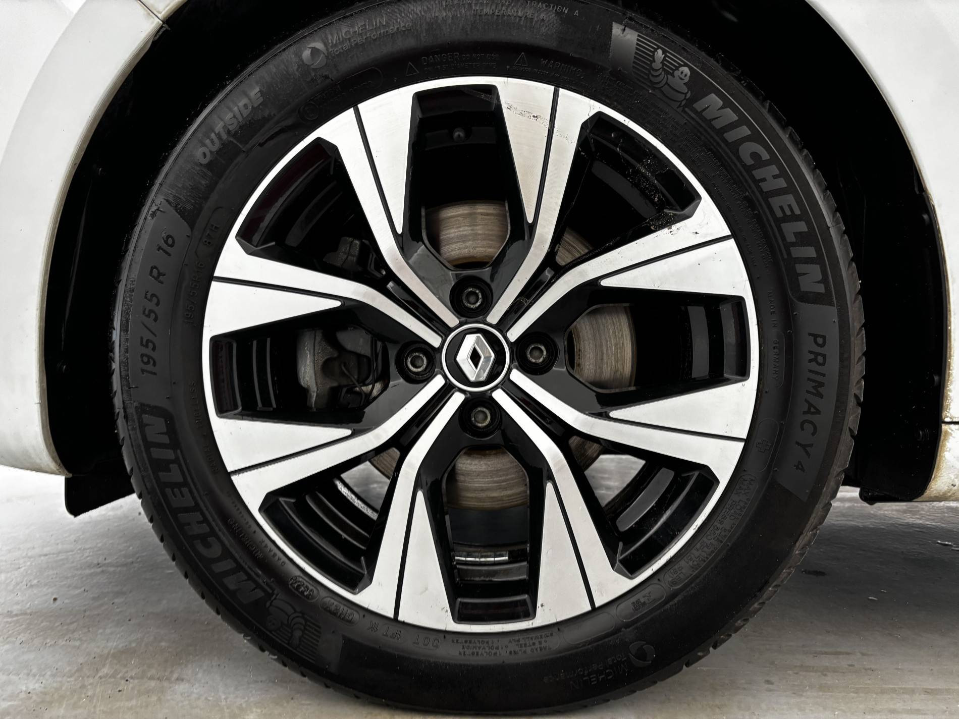 Vente en ligne Renault Clio 5 Clio Blue dCi 100 au prix de 14 990 €