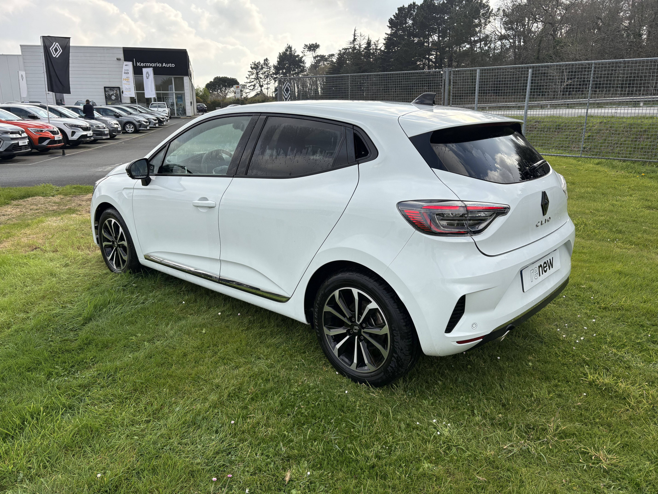 Vente en ligne Renault Clio 5 Clio TCe 90 ch GSR2 au prix de 17 890 €