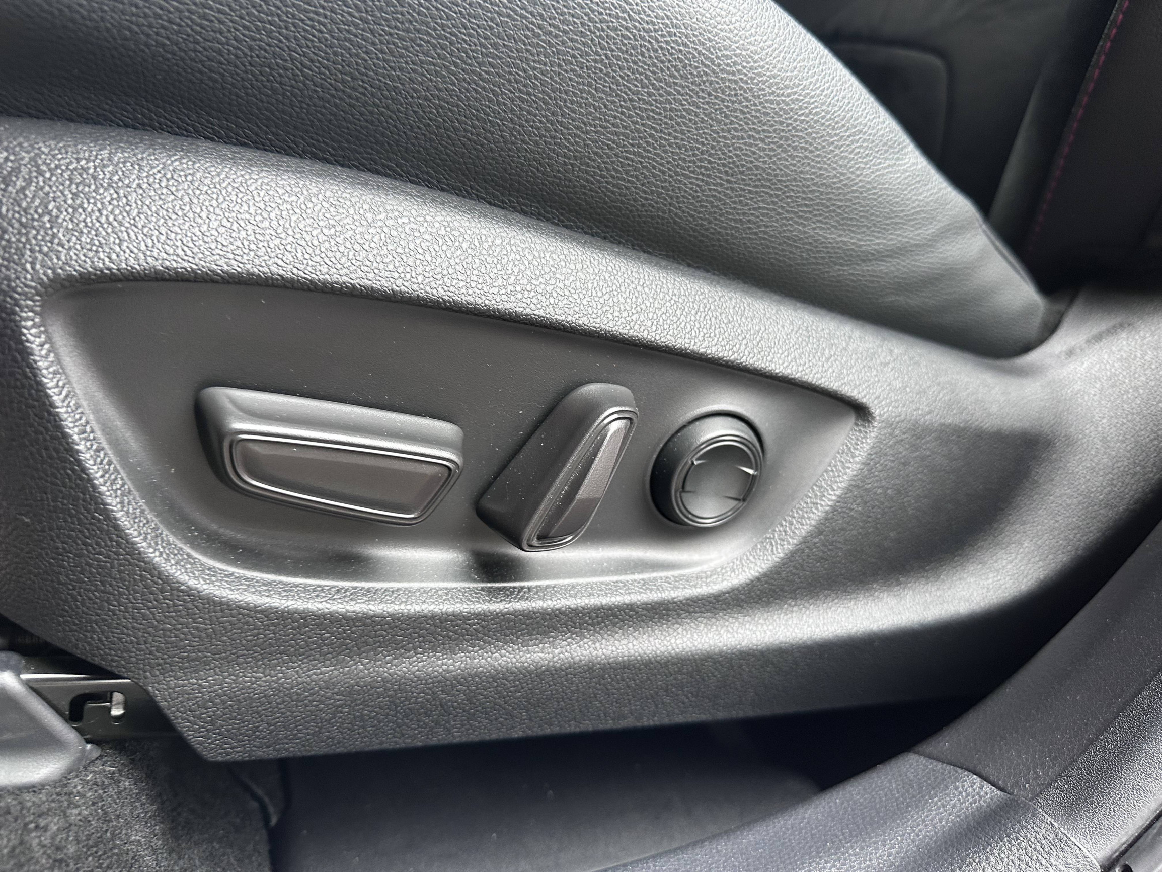 Vente en ligne Toyota C-HR  Hybride 200 AWD-i au prix de 33 990 €