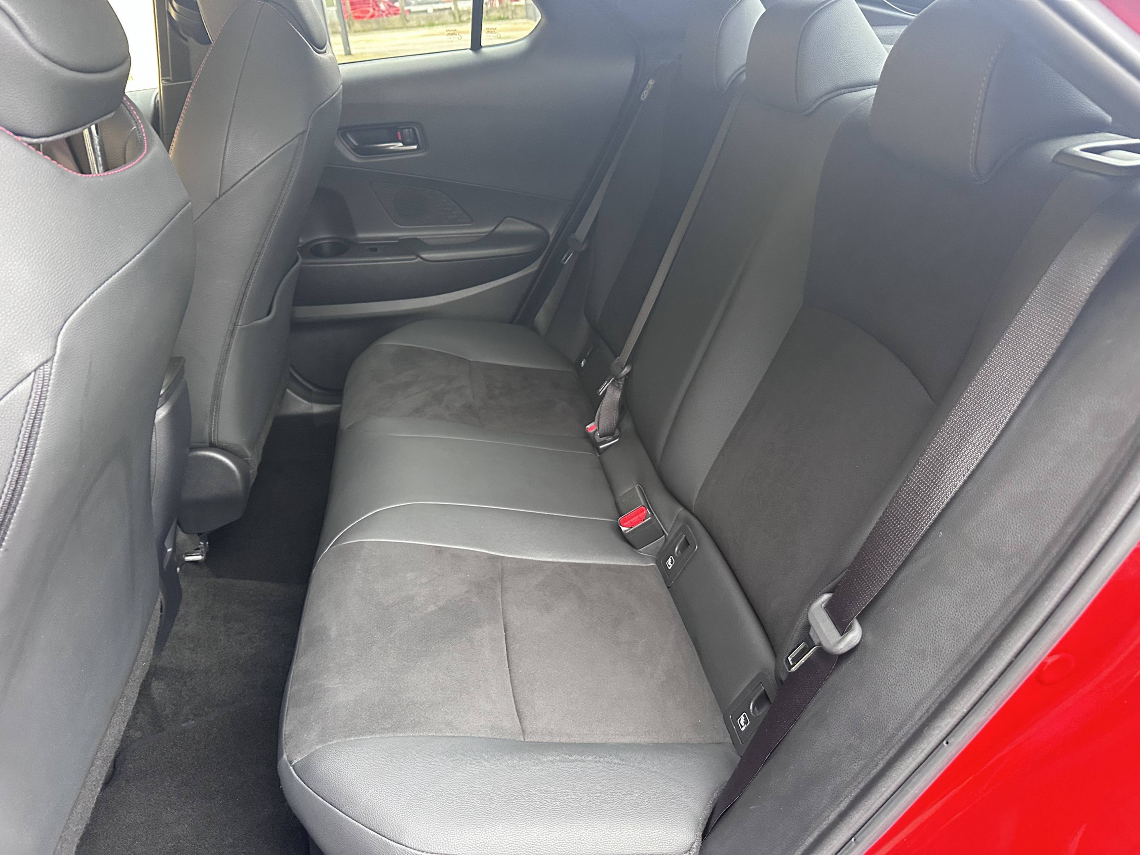 Vente en ligne Toyota C-HR  Hybride 200 AWD-i au prix de 33 990 €